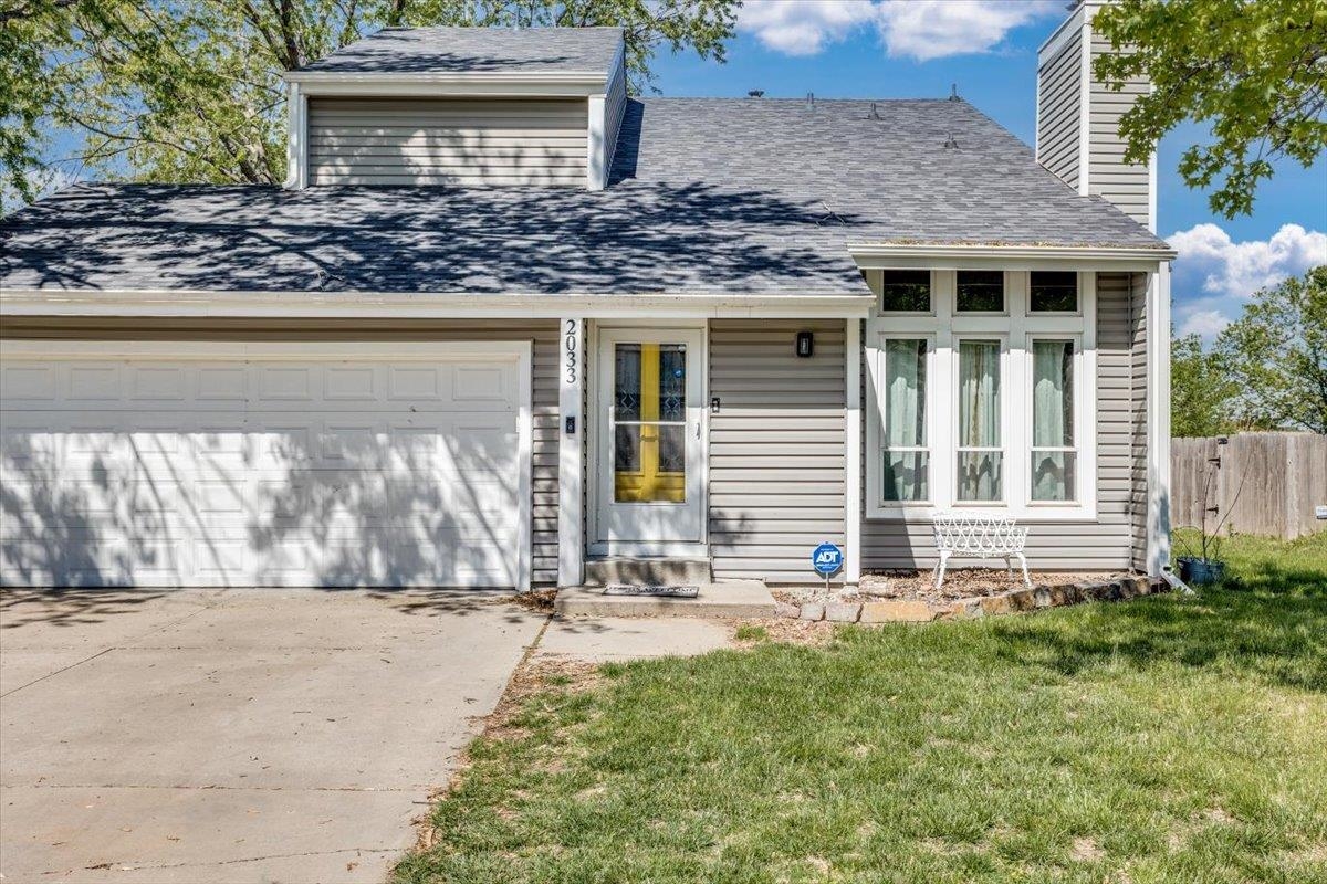 2033 S Lori Ln, Wichita, Kansas image 3