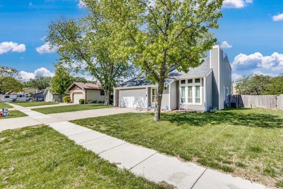 2033 S Lori Ln, Wichita, Kansas image 4