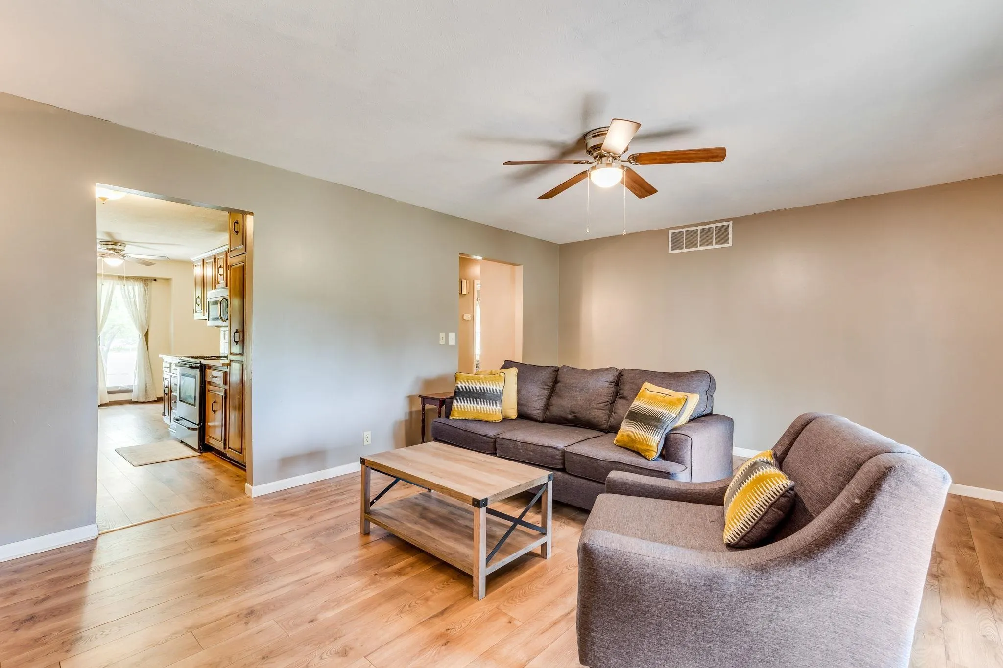 Wichita, Kansas 67212, United States, 3 Bedrooms Bedrooms, ,2 BathroomsBathrooms,Residential,Active,160516