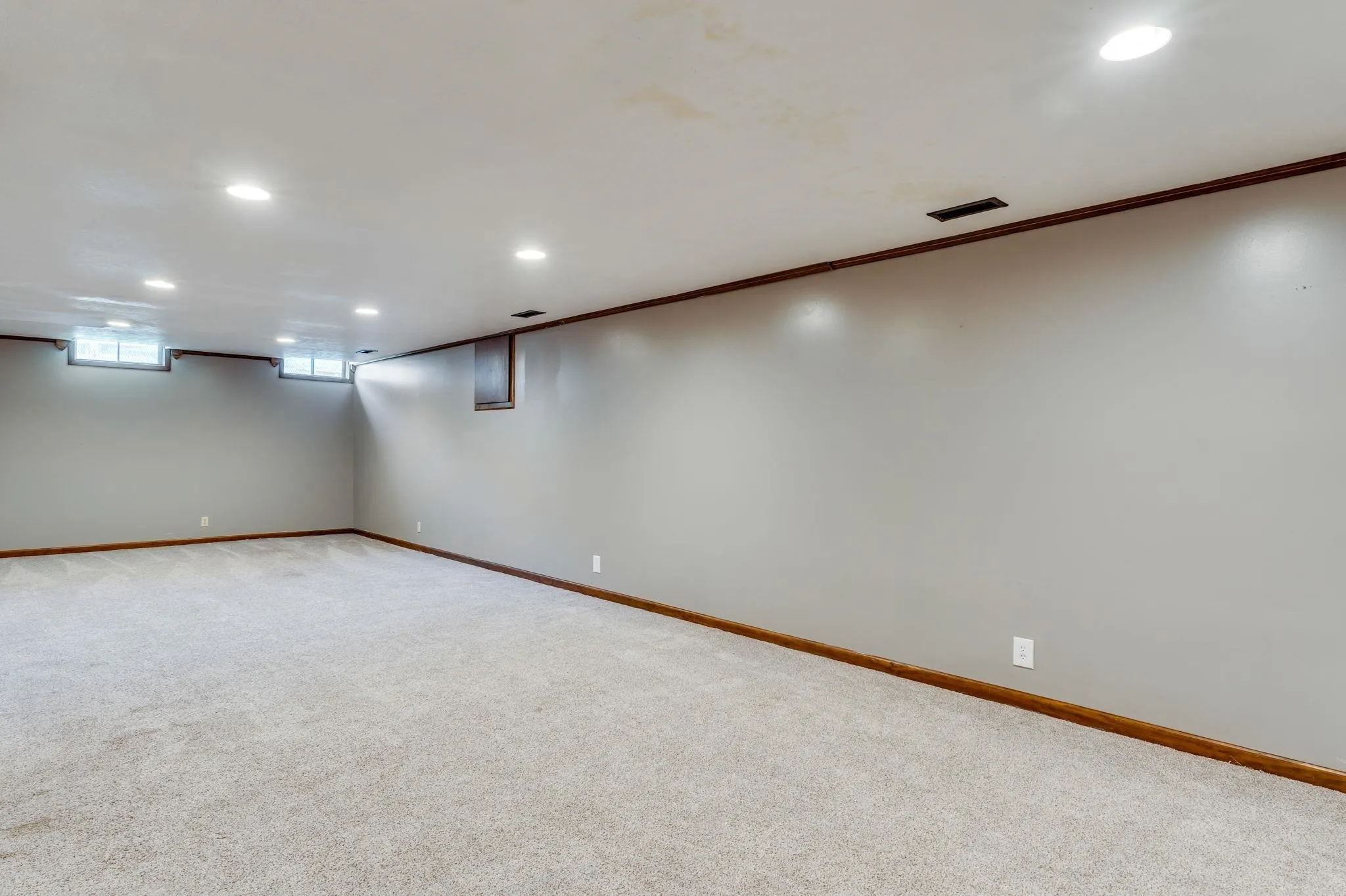 Wichita, Kansas 67212, United States, 3 Bedrooms Bedrooms, ,2 BathroomsBathrooms,Residential,Active,160516