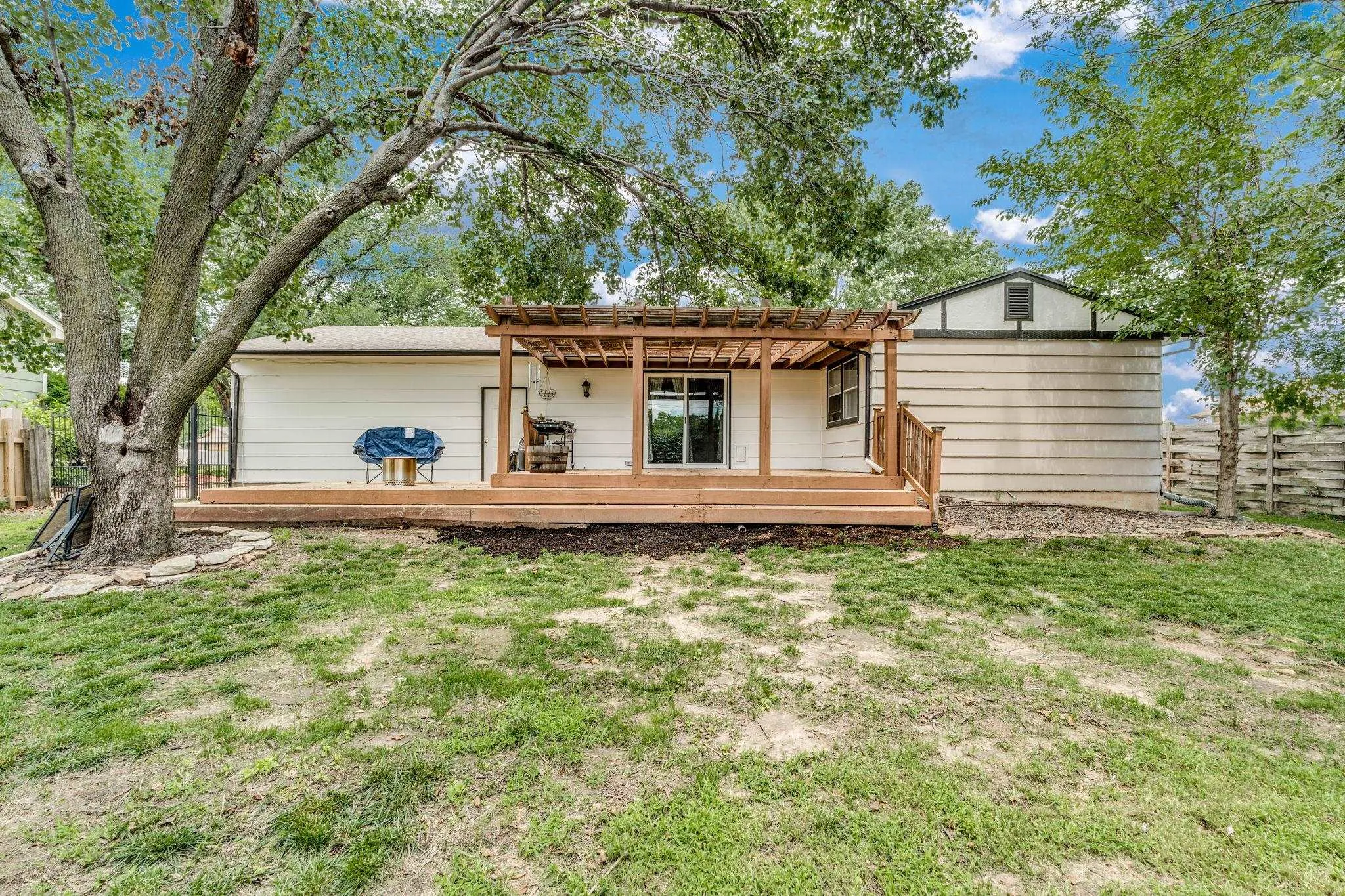 Wichita, Kansas 67212, United States, 3 Bedrooms Bedrooms, ,2 BathroomsBathrooms,Residential,Active,160516