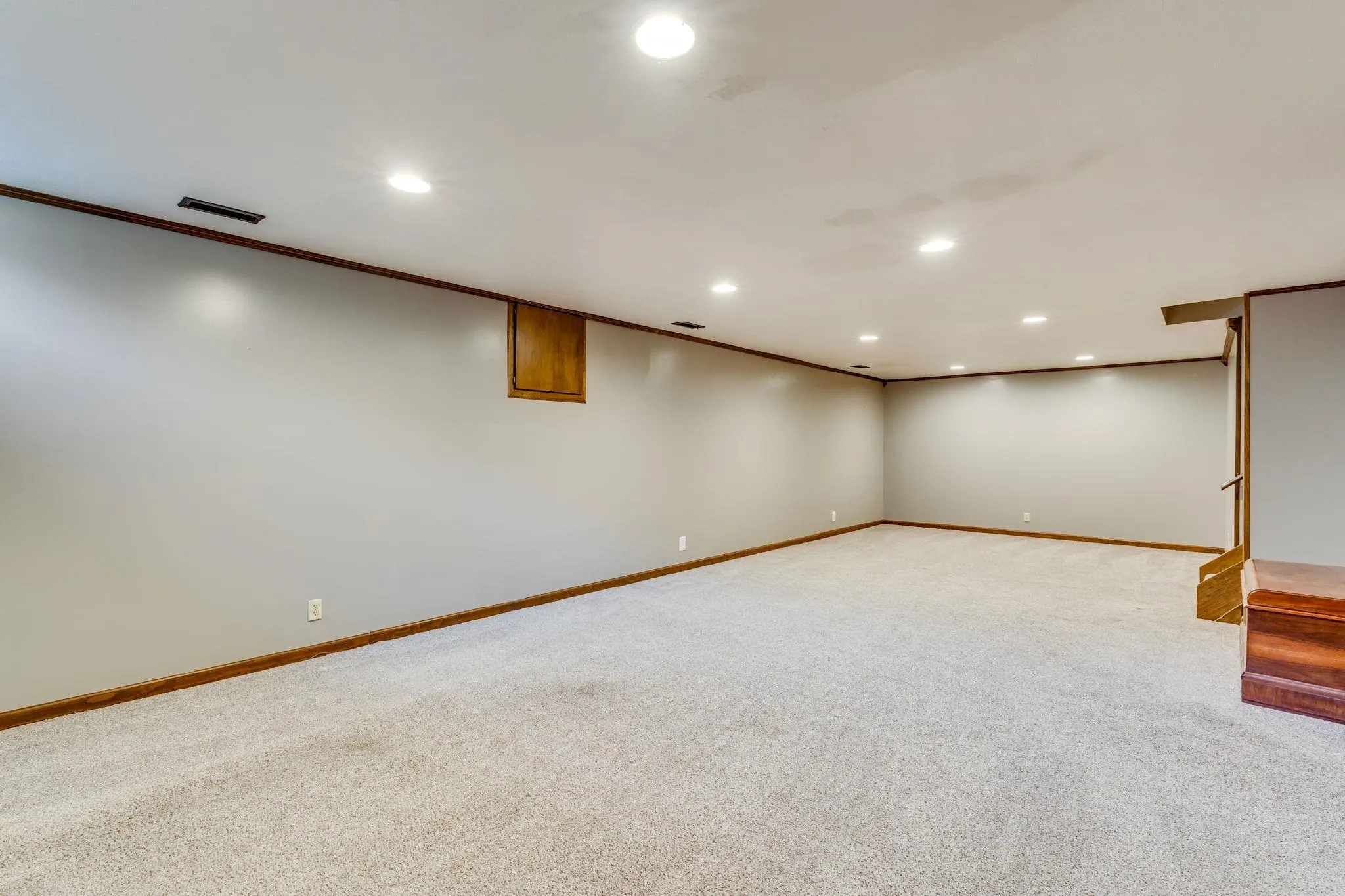 Wichita, Kansas 67212, United States, 3 Bedrooms Bedrooms, ,2 BathroomsBathrooms,Residential,Active,160516