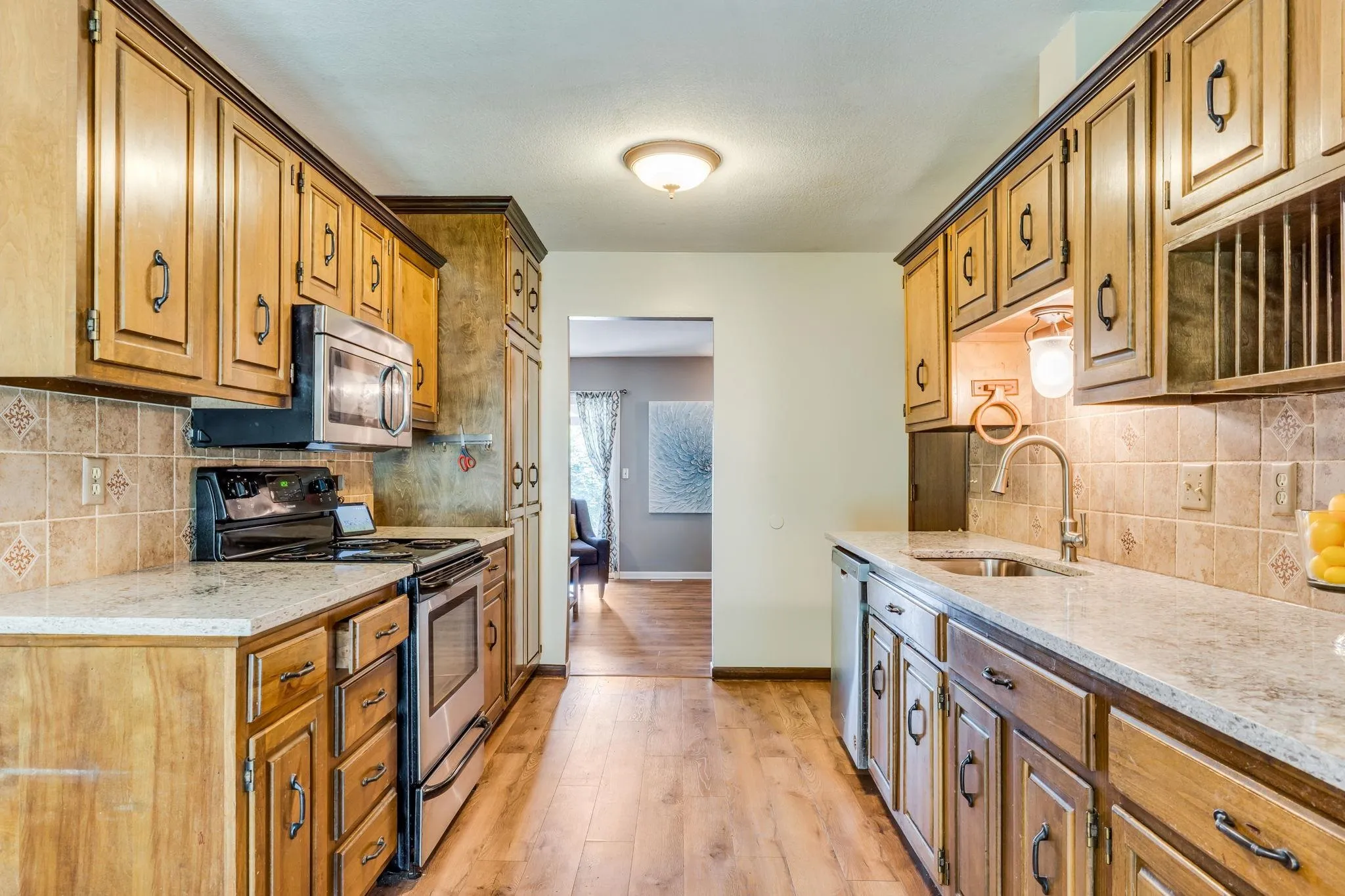 Wichita, Kansas 67212, United States, 3 Bedrooms Bedrooms, ,2 BathroomsBathrooms,Residential,Active,160516