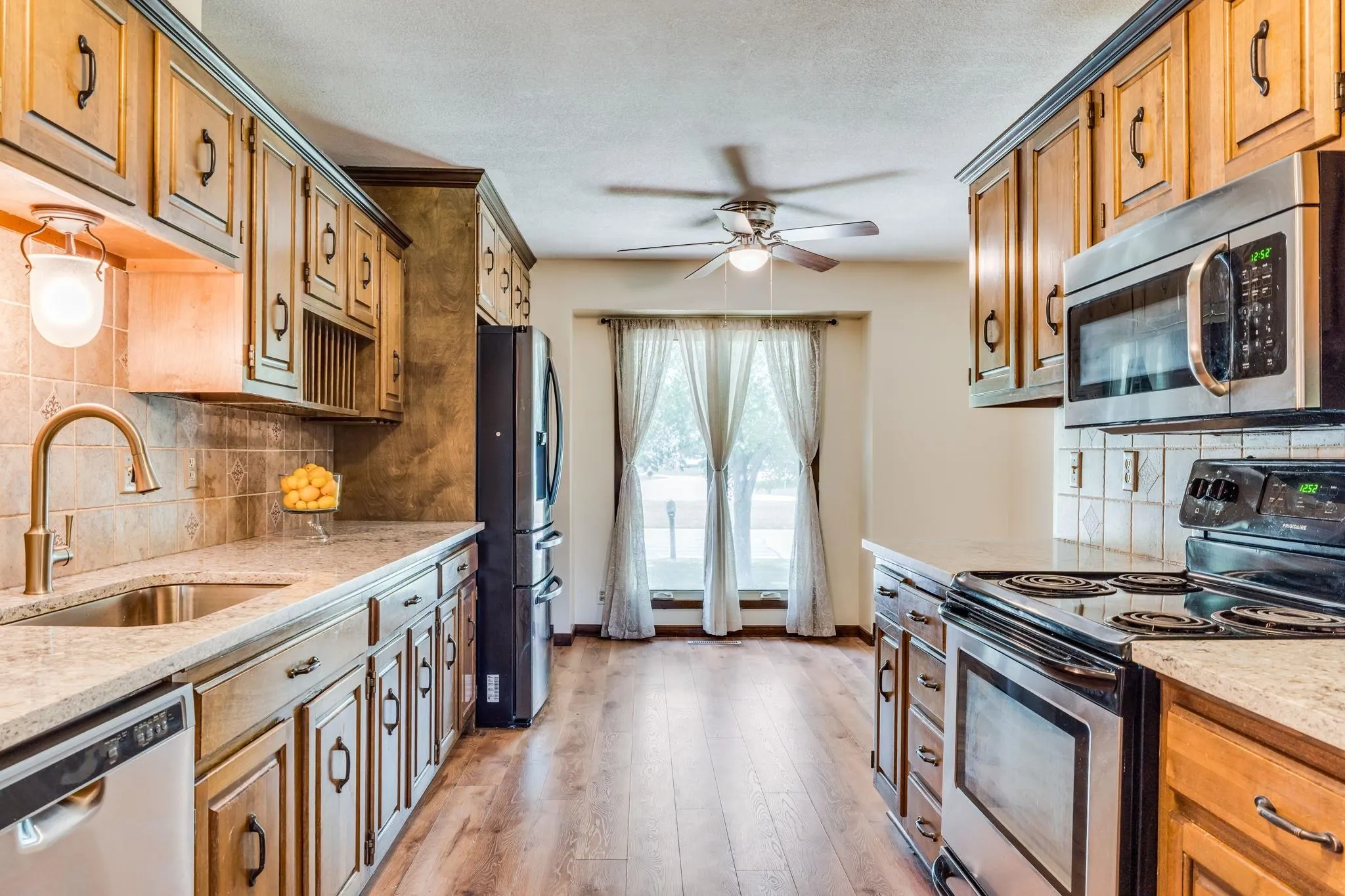 Wichita, Kansas 67212, United States, 3 Bedrooms Bedrooms, ,2 BathroomsBathrooms,Residential,Active,160516