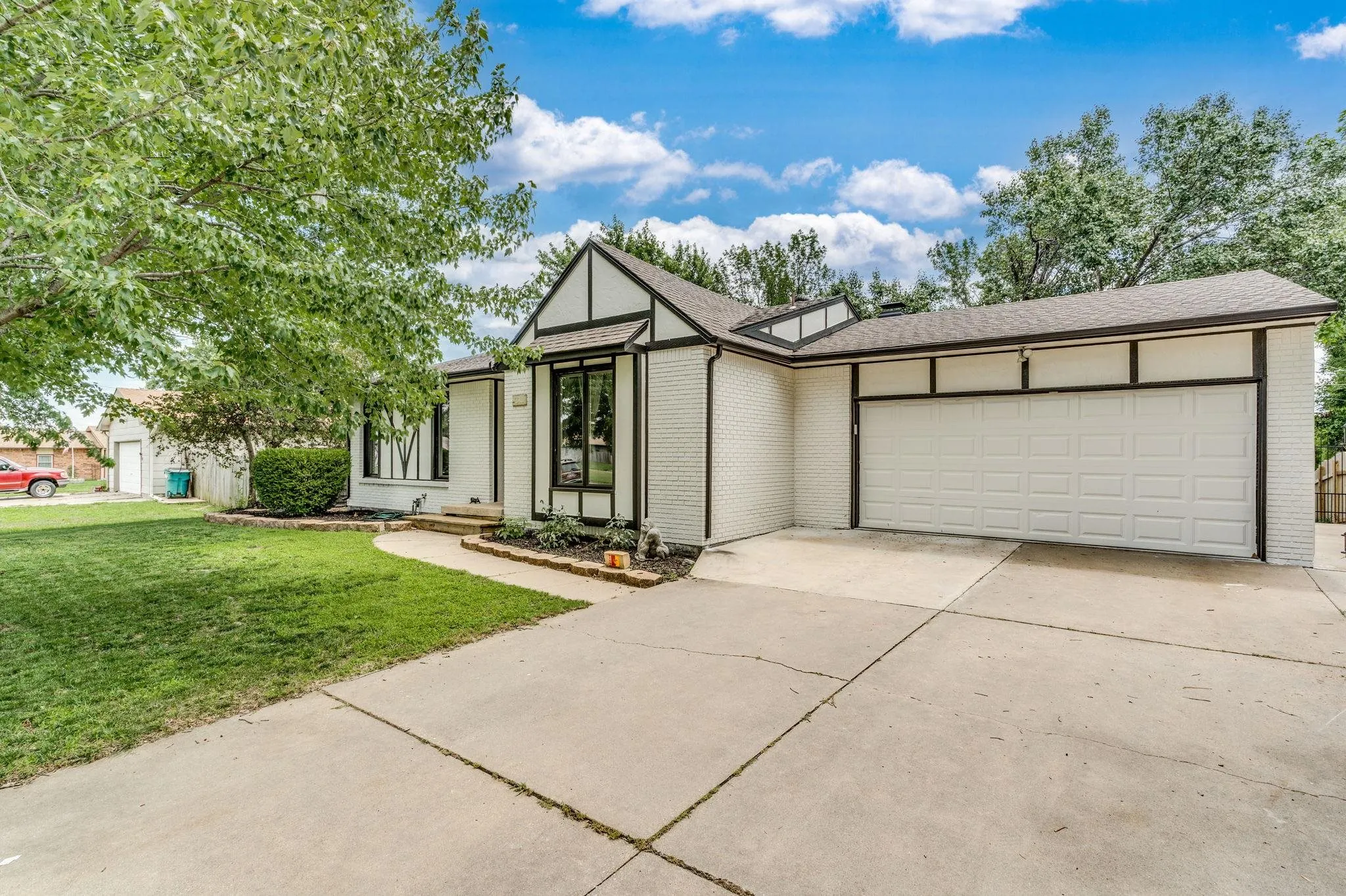 Wichita, Kansas 67212, United States, 3 Bedrooms Bedrooms, ,2 BathroomsBathrooms,Residential,Active,160516