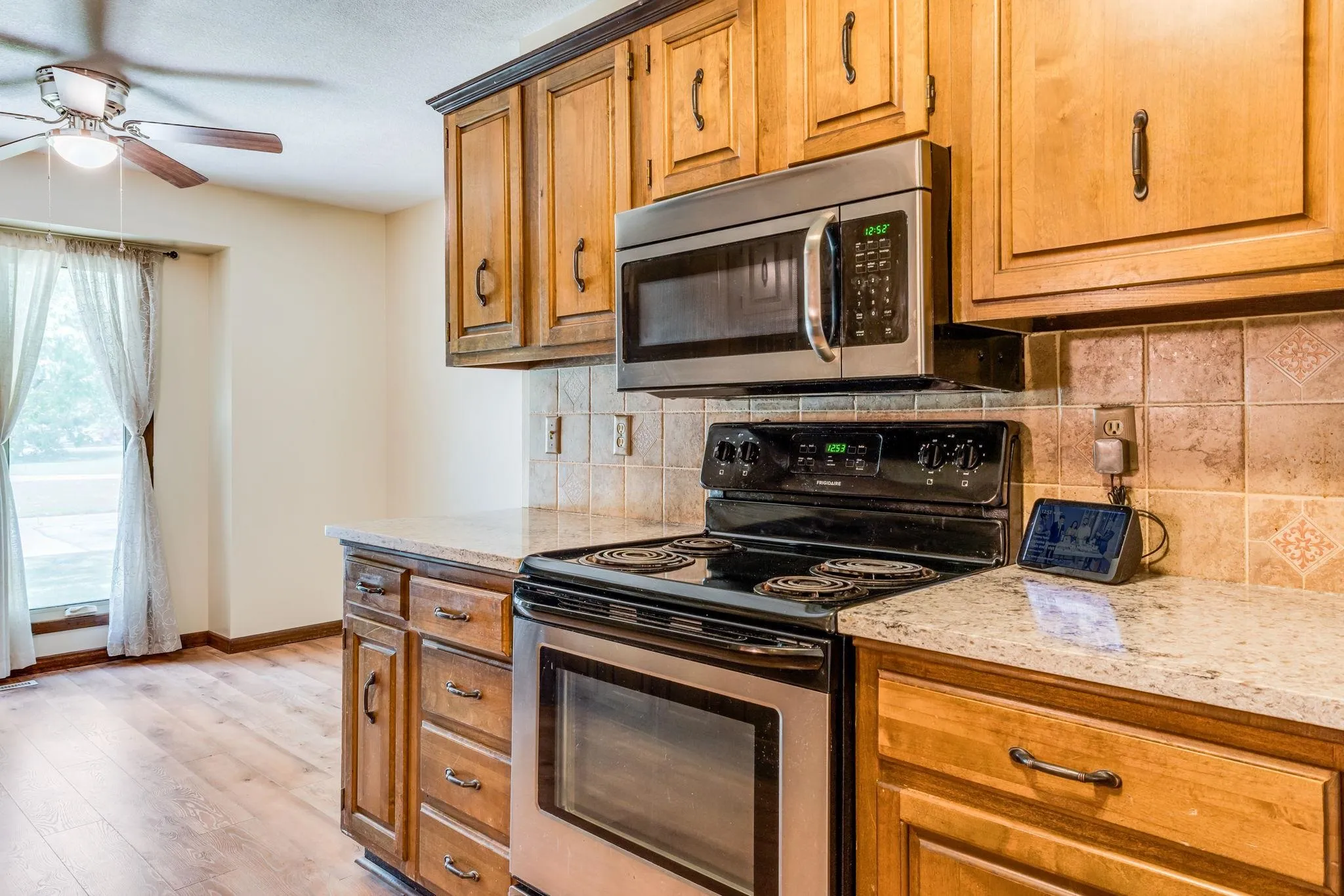 Wichita, Kansas 67212, United States, 3 Bedrooms Bedrooms, ,2 BathroomsBathrooms,Residential,Active,160516