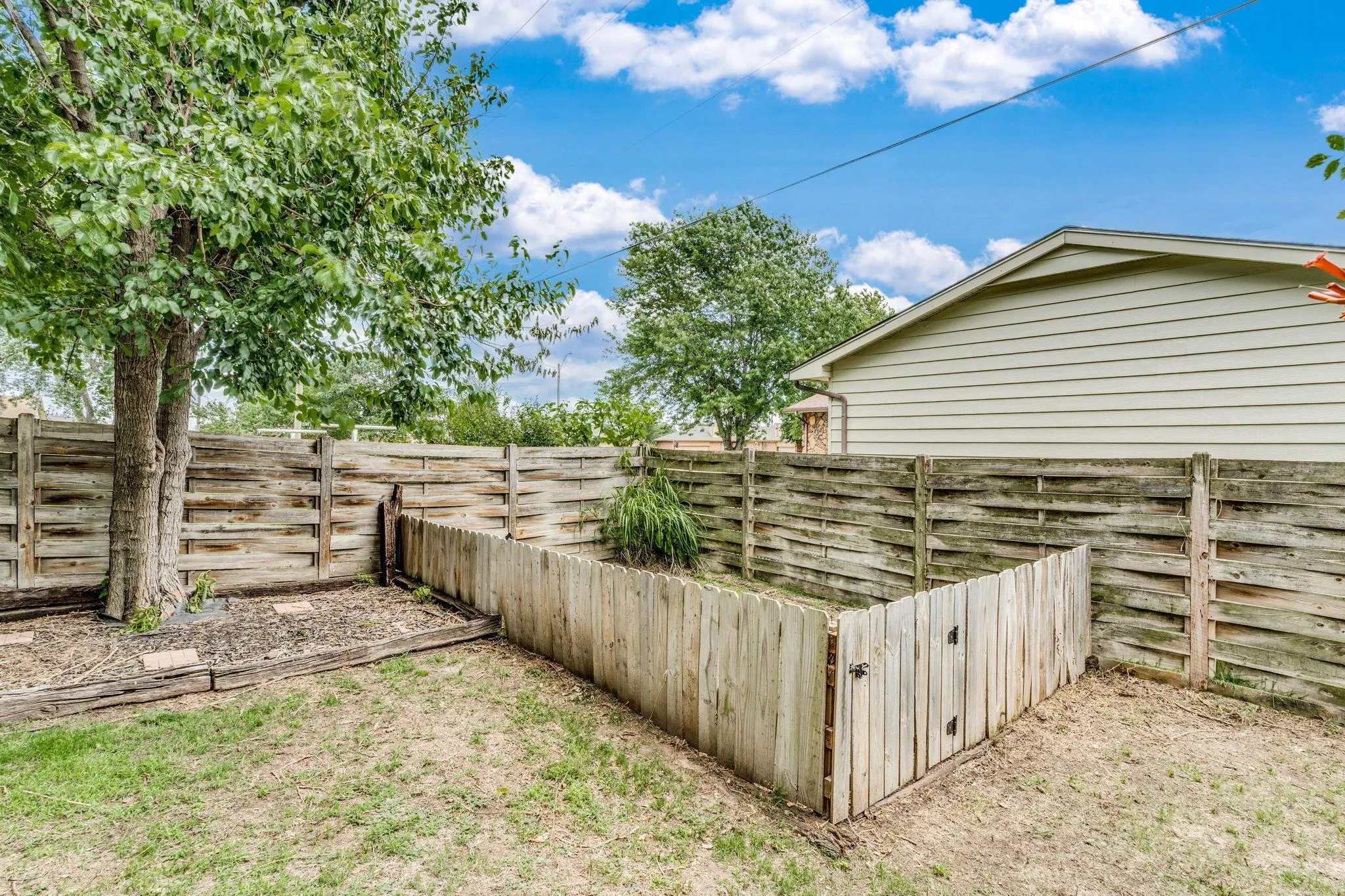 Wichita, Kansas 67212, United States, 3 Bedrooms Bedrooms, ,2 BathroomsBathrooms,Residential,Active,160516