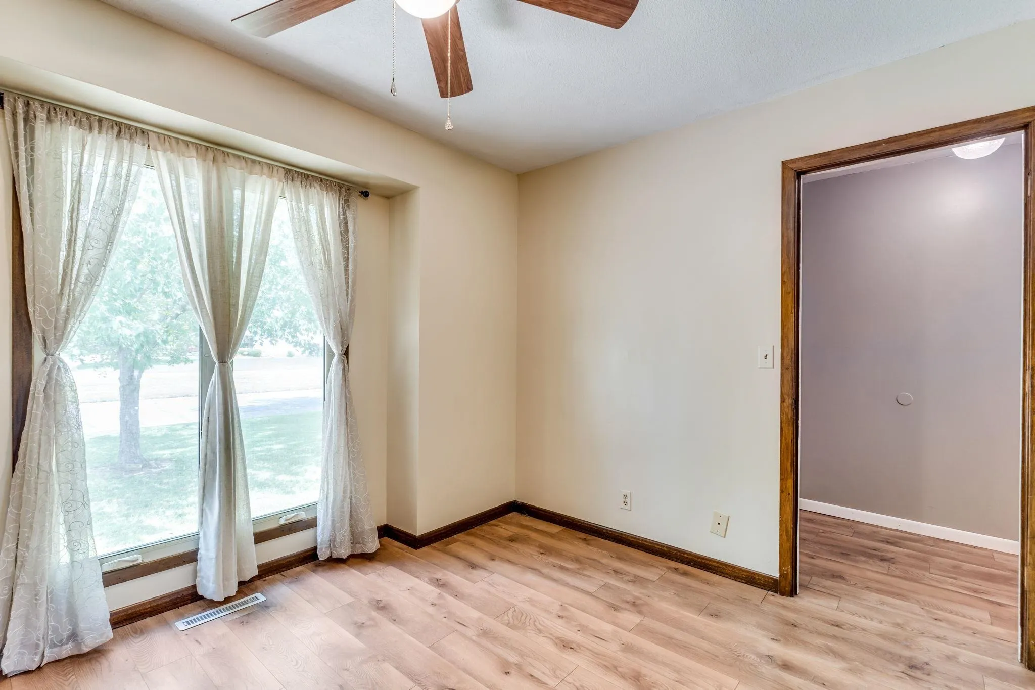 Wichita, Kansas 67212, United States, 3 Bedrooms Bedrooms, ,2 BathroomsBathrooms,Residential,Active,160516