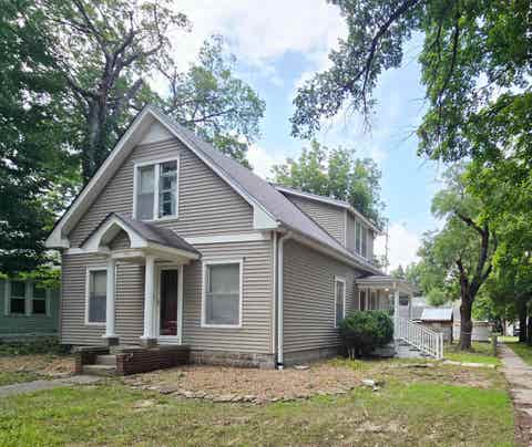 Homes For Sale - 1201 E 11th Ave<br/> Cowley County, Winfield, KS 67156