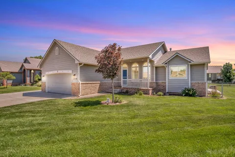 1430 Redbud Ct, Halstead, KS 67056 - MLS#: 655427