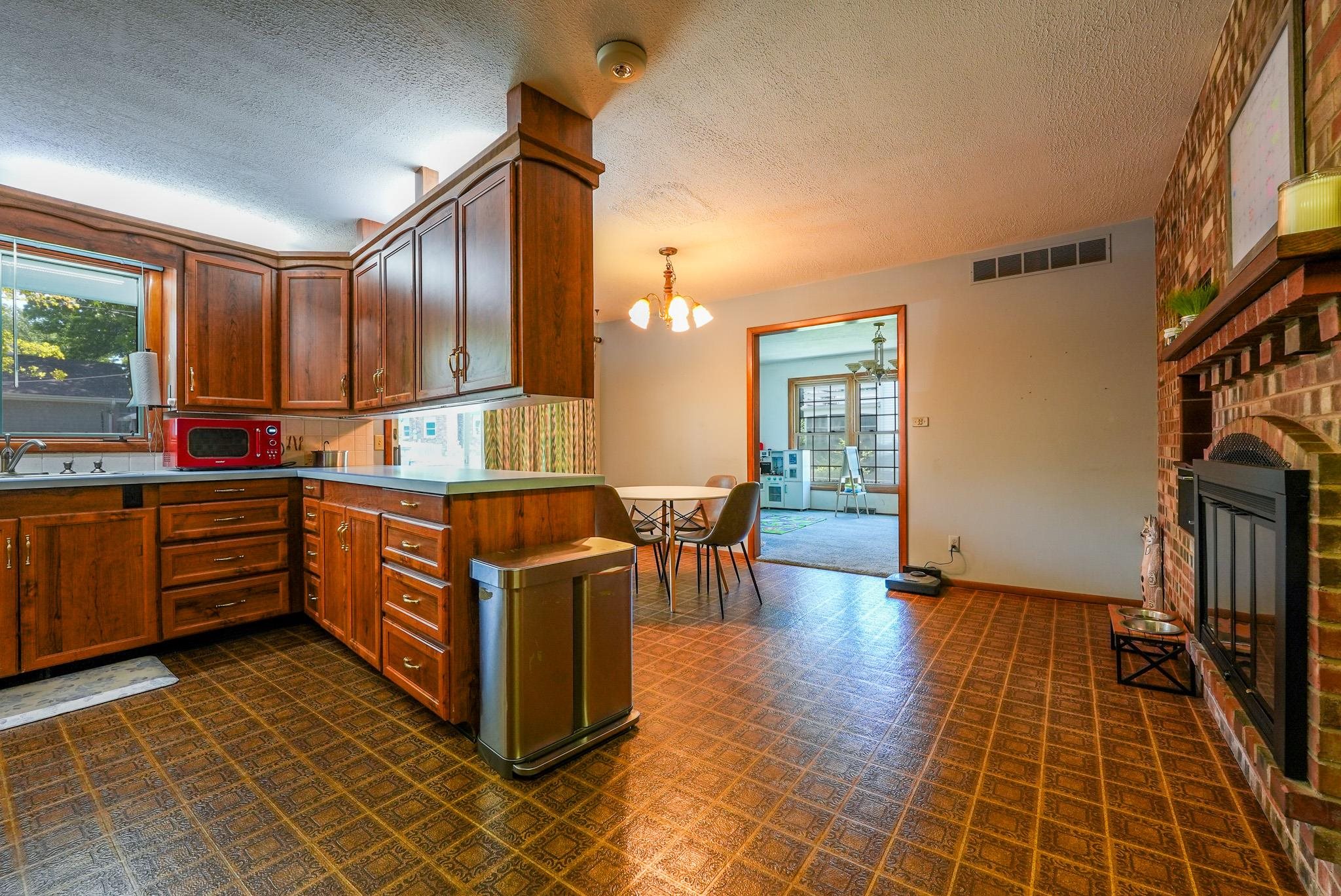 1852 N Circle Dr, El Dorado, Kansas image 11
