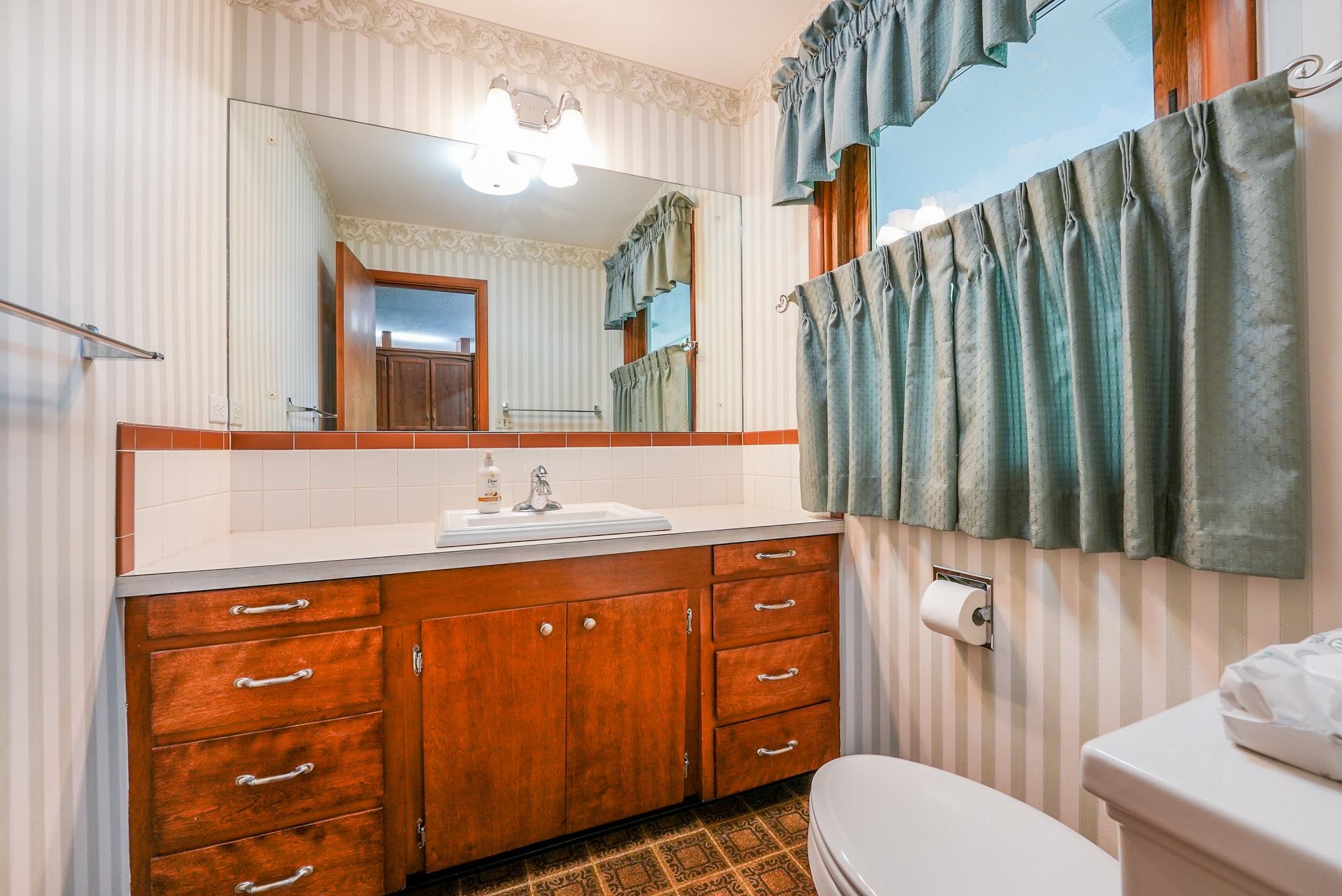 1852 N Circle Dr, El Dorado, Kansas image 13