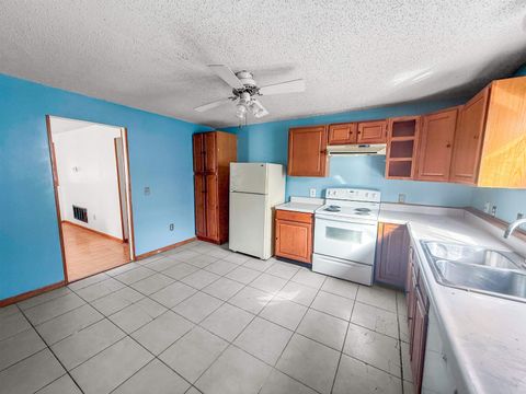 Tiny photo for 410 N main St, Benton, KS 67017 (MLS # 669292)