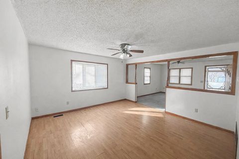 Tiny photo for 410 N main St, Benton, KS 67017 (MLS # 669292)