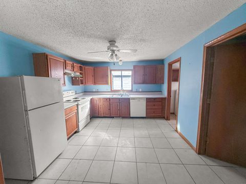 Tiny photo for 410 N main St, Benton, KS 67017 (MLS # 669292)