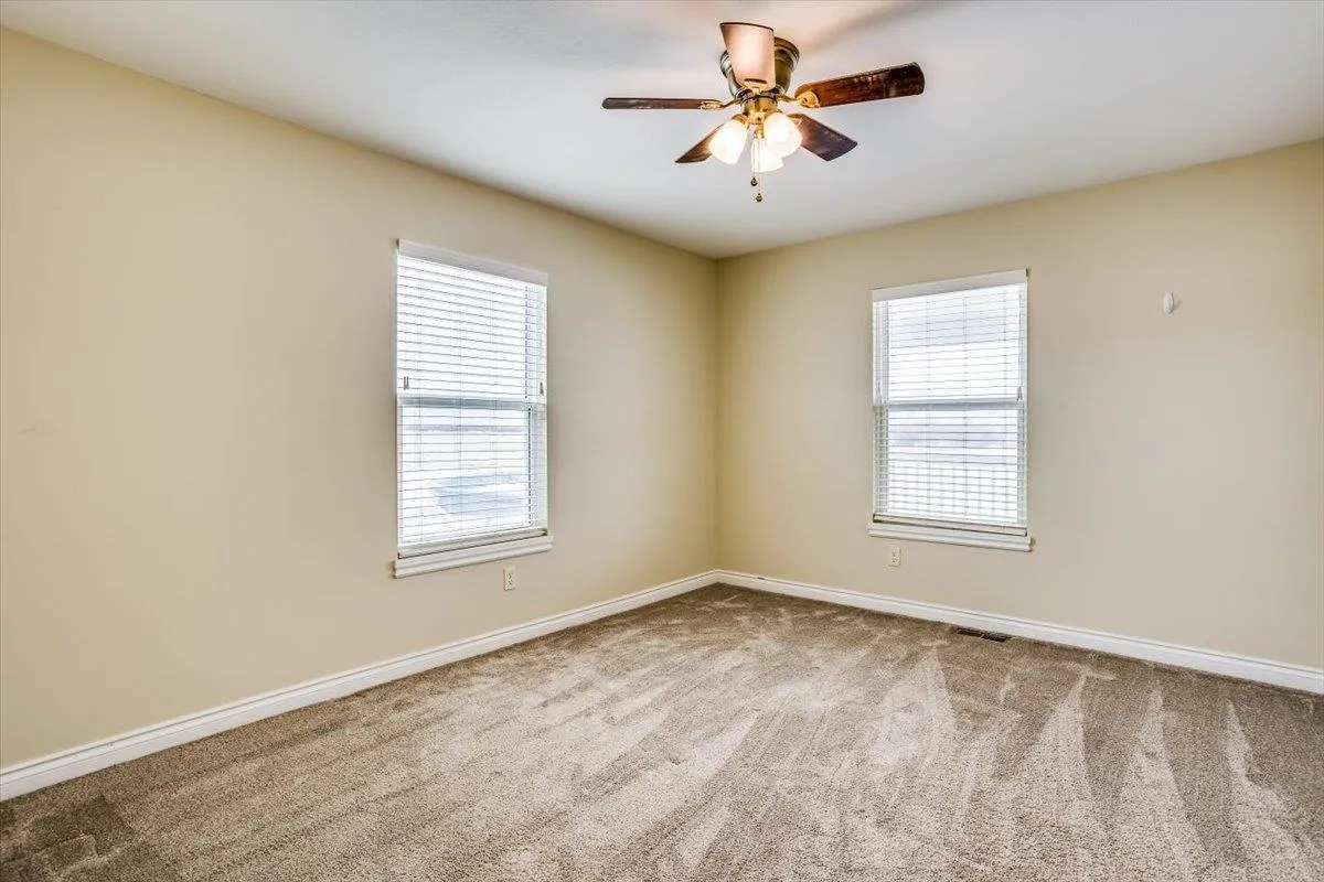 Douglass, Kansas 67039, United States, 3 Bedrooms Bedrooms, ,2 BathroomsBathrooms,Residential,Pending,20390