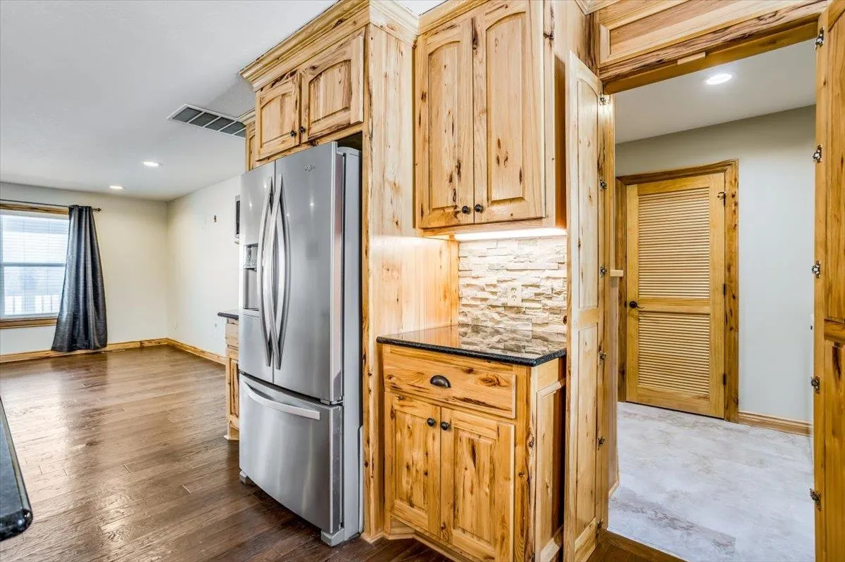 Douglass, Kansas 67039, United States, 3 Bedrooms Bedrooms, ,2 BathroomsBathrooms,Residential,Pending,20390