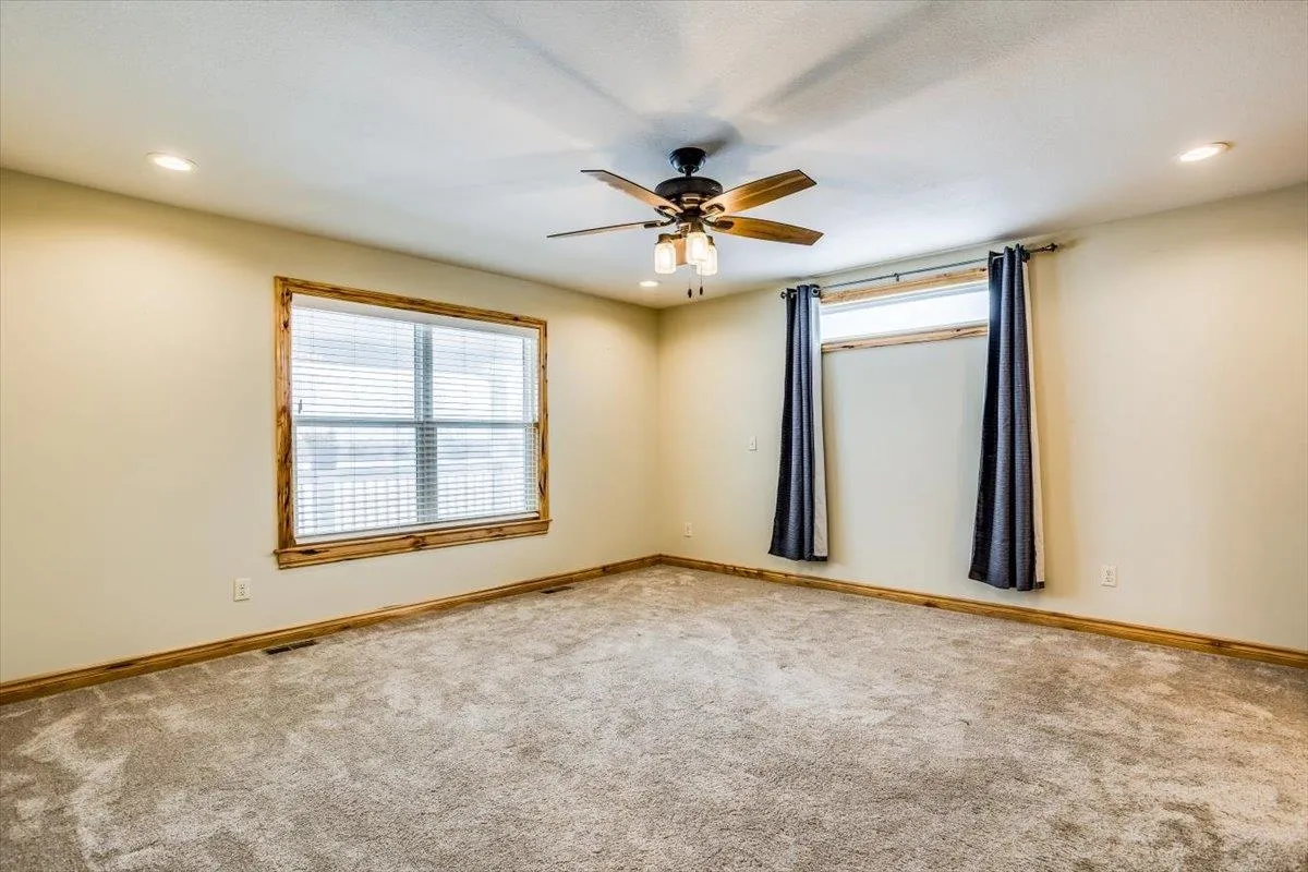 Douglass, Kansas 67039, United States, 3 Bedrooms Bedrooms, ,2 BathroomsBathrooms,Residential,Pending,20390