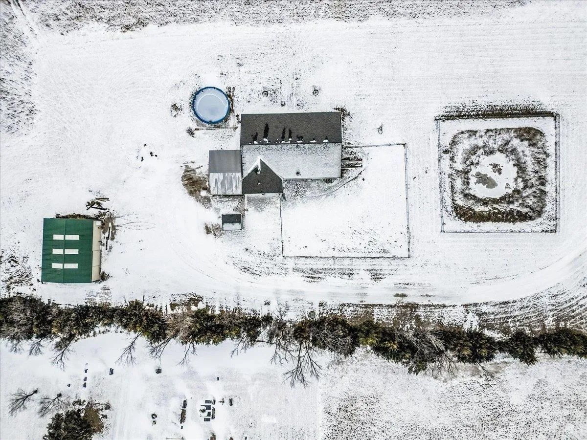 Douglass, Kansas 67039, United States, 3 Bedrooms Bedrooms, ,2 BathroomsBathrooms,Residential,Pending,20390