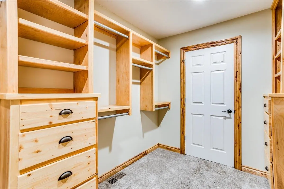 Douglass, Kansas 67039, United States, 3 Bedrooms Bedrooms, ,2 BathroomsBathrooms,Residential,Pending,20390