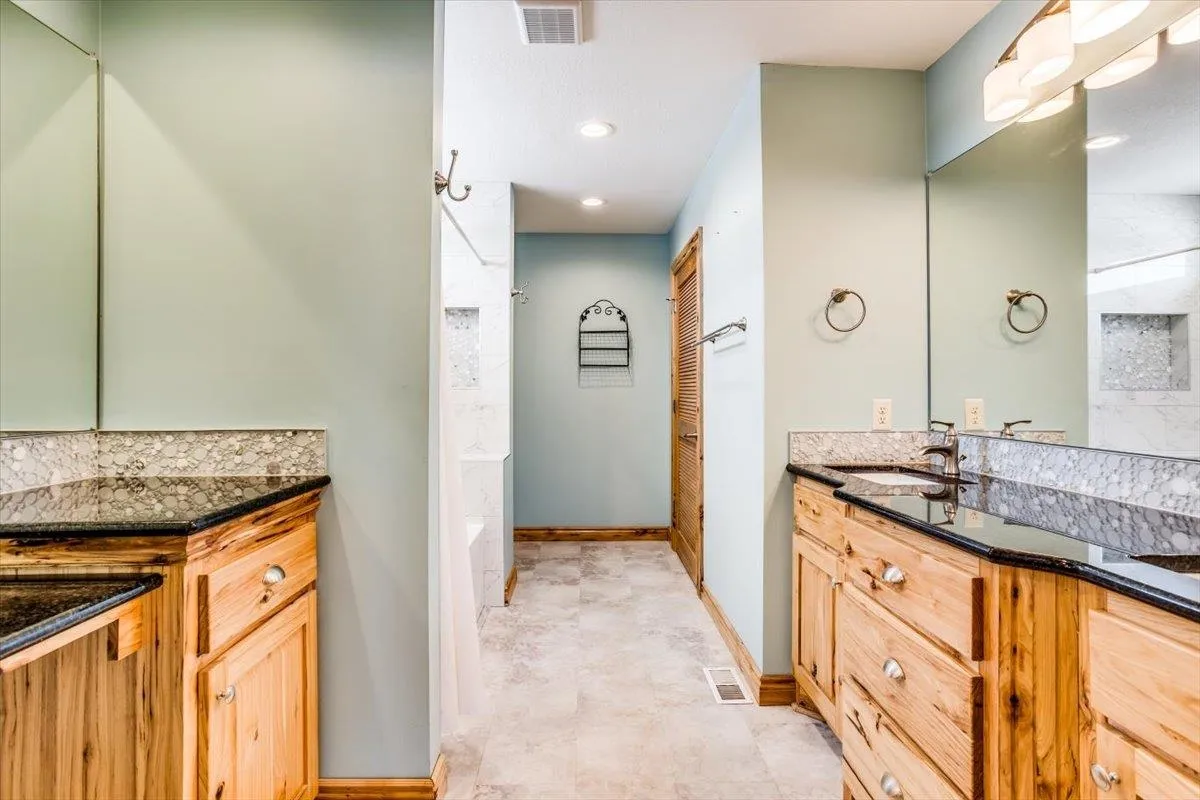 Douglass, Kansas 67039, United States, 3 Bedrooms Bedrooms, ,2 BathroomsBathrooms,Residential,Pending,20390