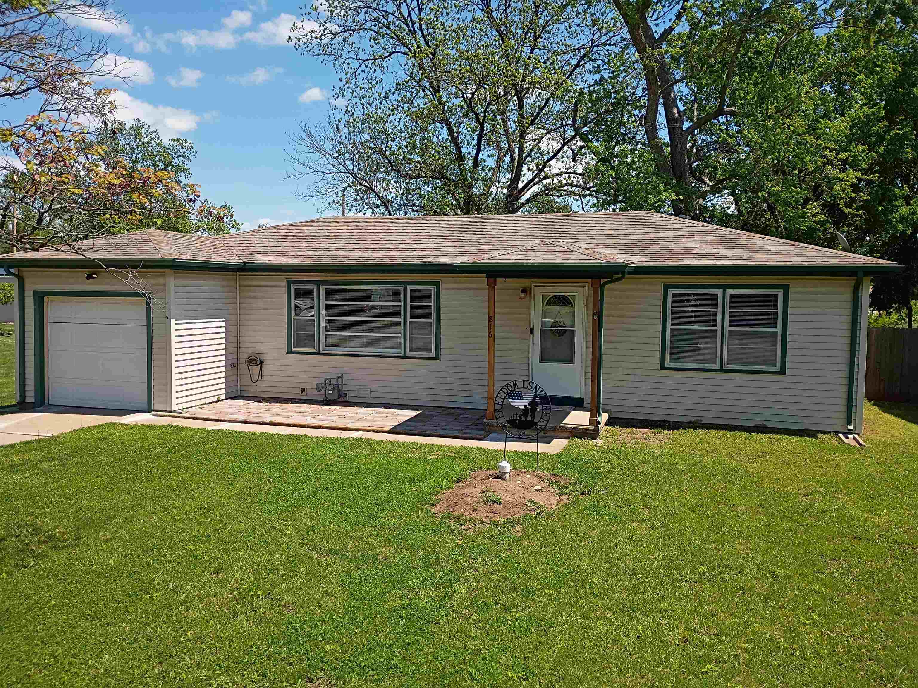 816 S Emporia St, El Dorado, Kansas image 1