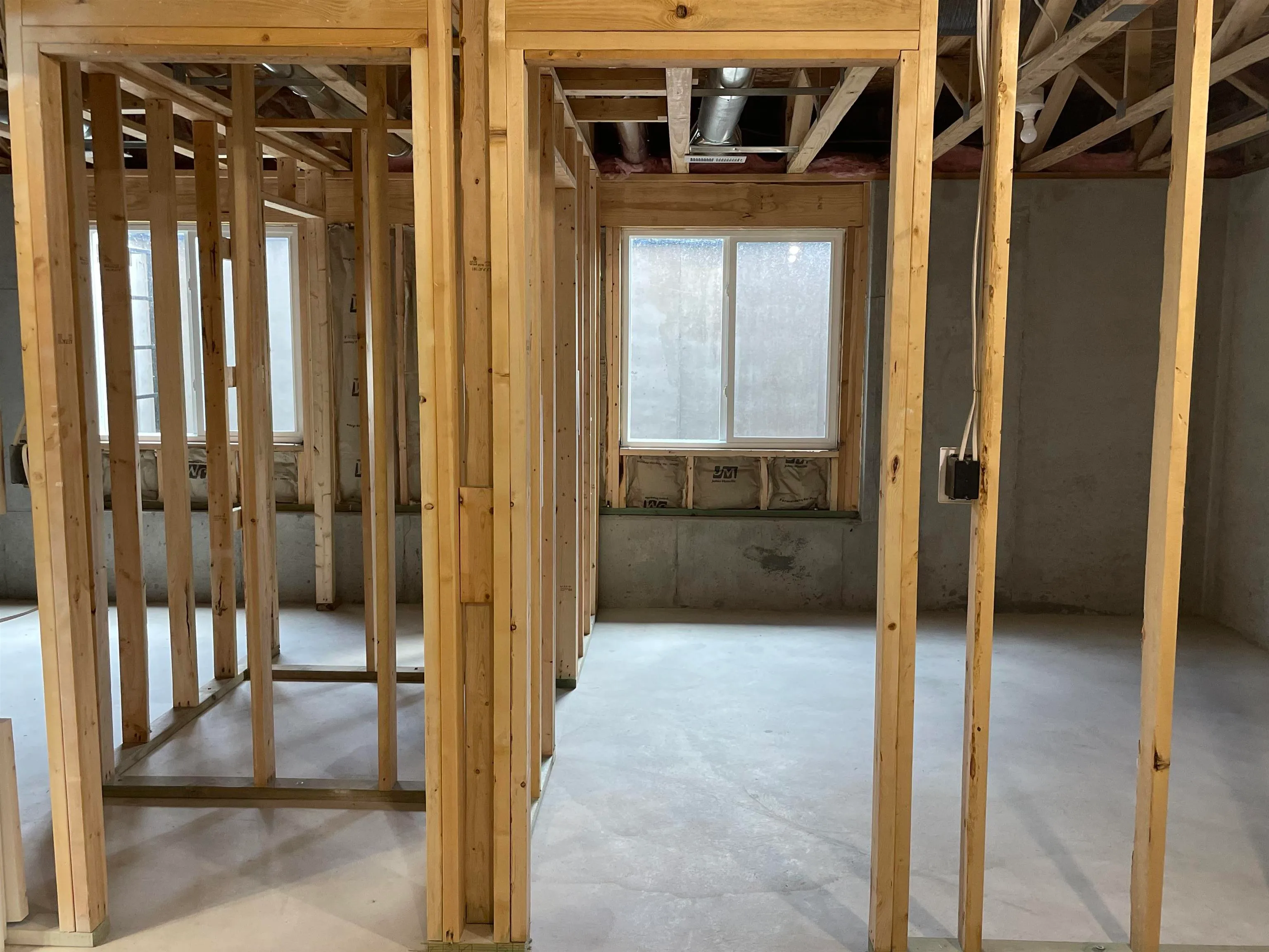 Halstead, Kansas 67056, United States, 3 Bedrooms Bedrooms, ,3 BathroomsBathrooms,Residential,Pending,54375