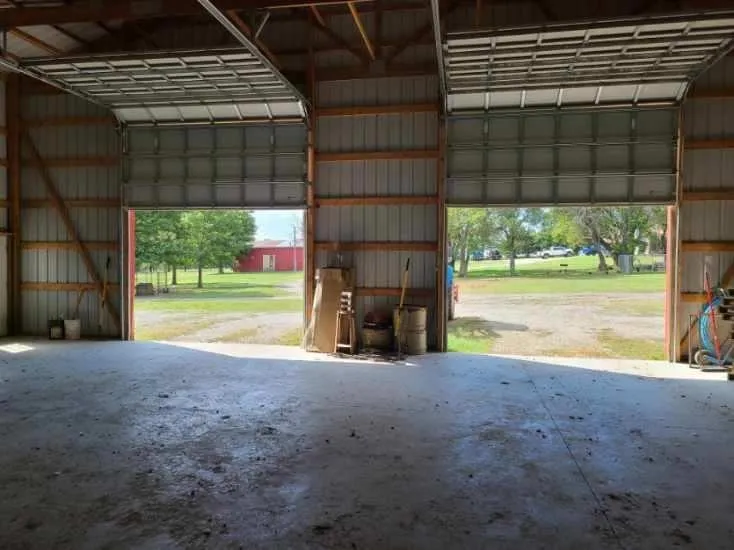 Latham, Kansas 67072, United States, 5 Bedrooms Bedrooms, ,Residential,Active,226250