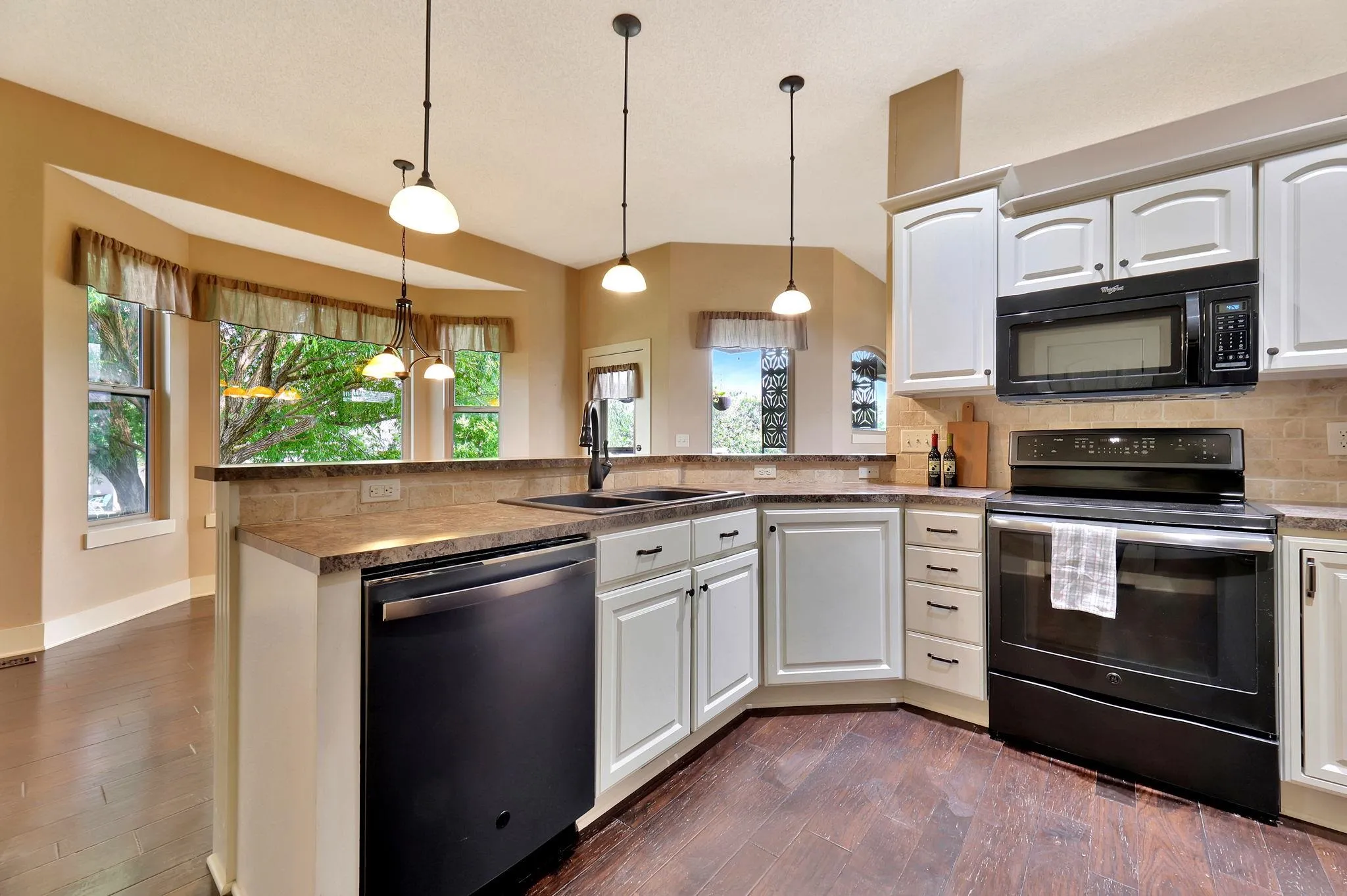 Maize, Kansas 67101, United States, 5 Bedrooms Bedrooms, ,3 BathroomsBathrooms,Residential,Active,227865