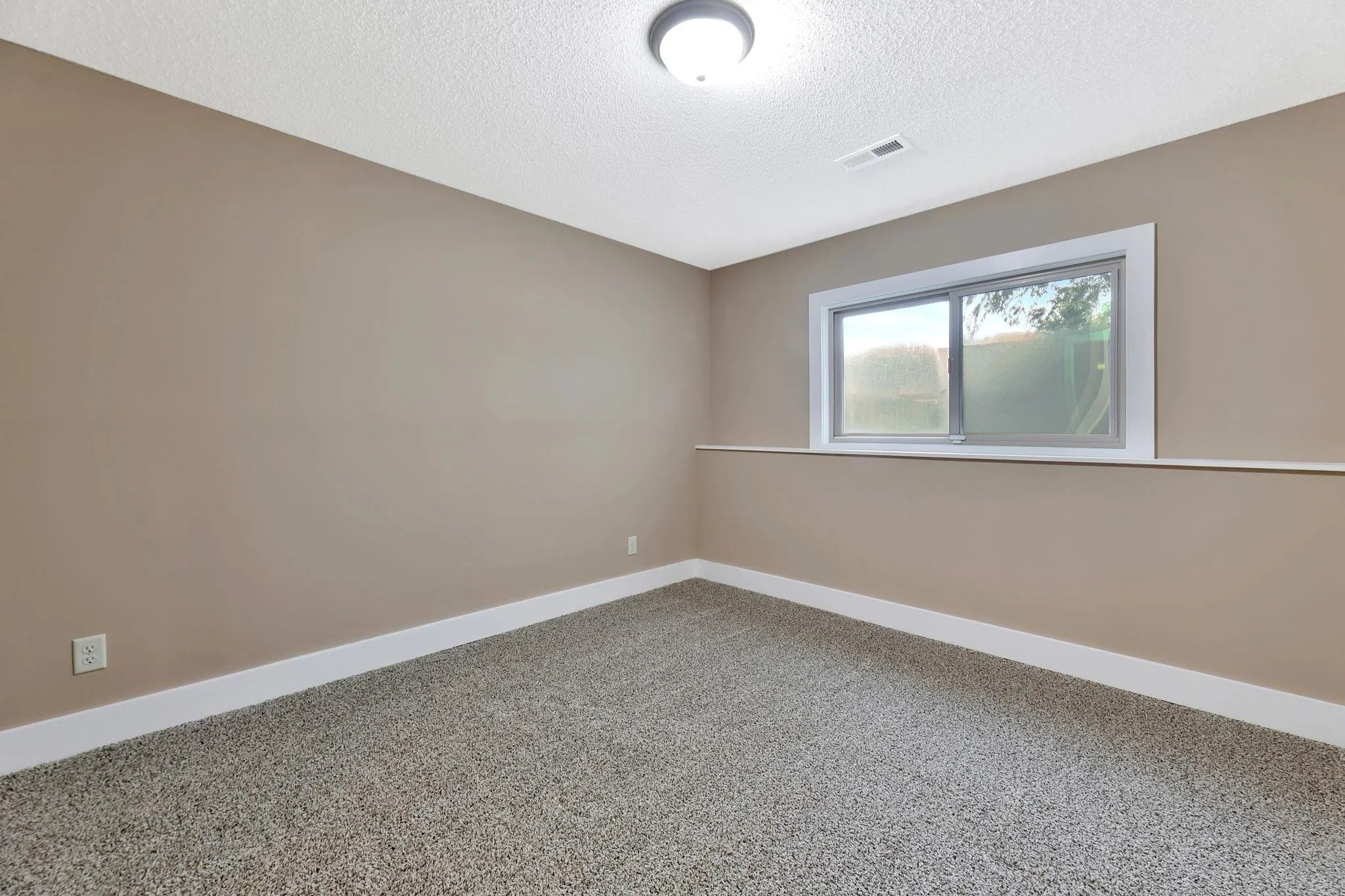 Maize, Kansas 67101, United States, 5 Bedrooms Bedrooms, ,3 BathroomsBathrooms,Residential,Active,227865