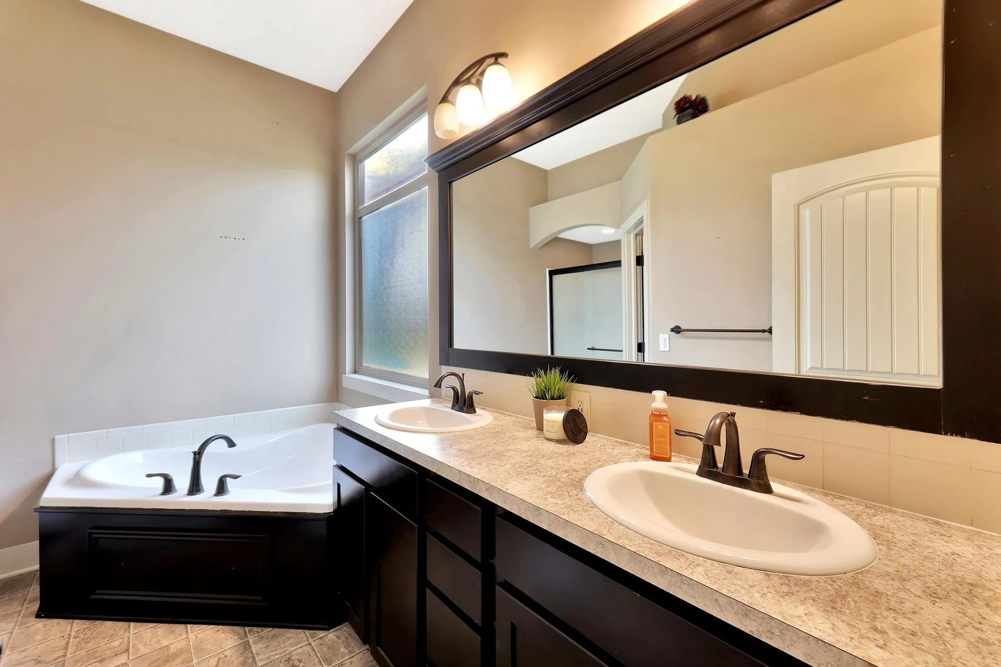 Maize, Kansas 67101, United States, 5 Bedrooms Bedrooms, ,3 BathroomsBathrooms,Residential,Active,227865