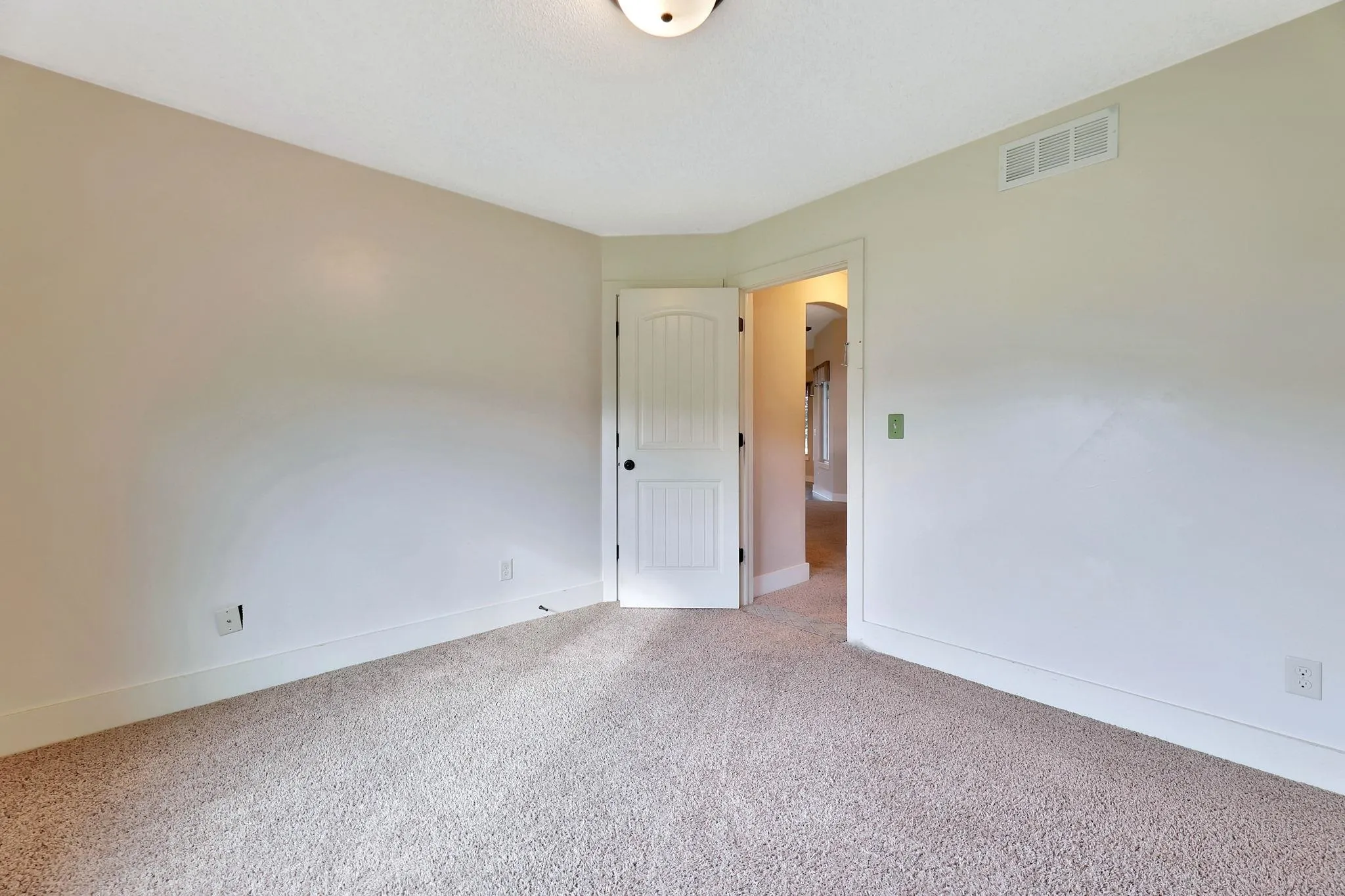 Maize, Kansas 67101, United States, 5 Bedrooms Bedrooms, ,3 BathroomsBathrooms,Residential,Active,227865