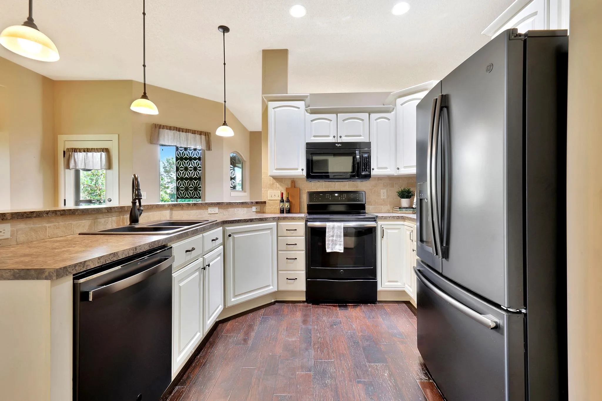 Maize, Kansas 67101, United States, 5 Bedrooms Bedrooms, ,3 BathroomsBathrooms,Residential,Active,227865