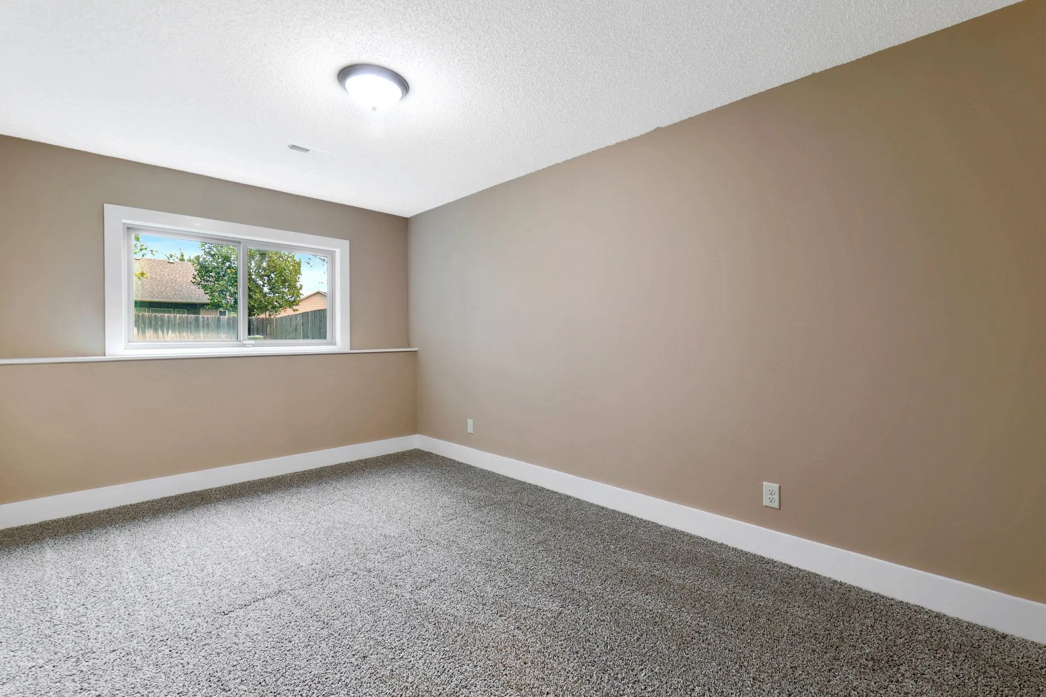 Maize, Kansas 67101, United States, 5 Bedrooms Bedrooms, ,3 BathroomsBathrooms,Residential,Active,227865