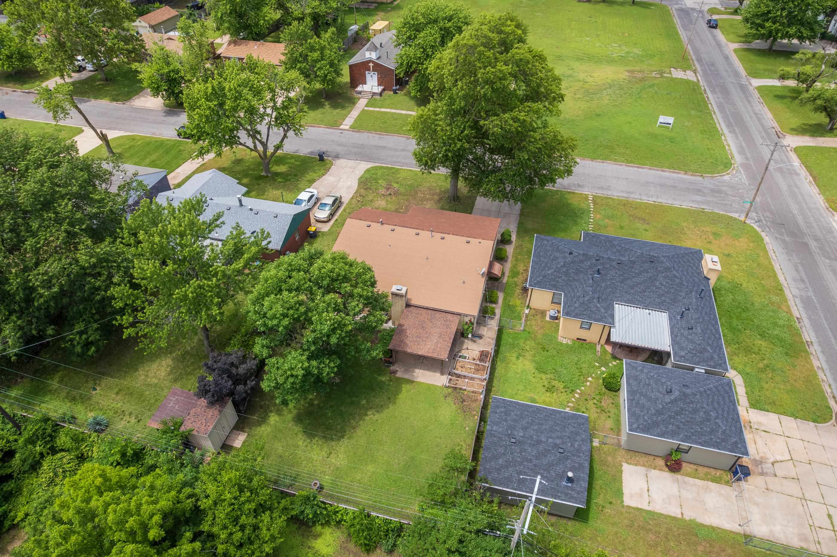 2208 S Fountain St, Wichita, Kansas image 35