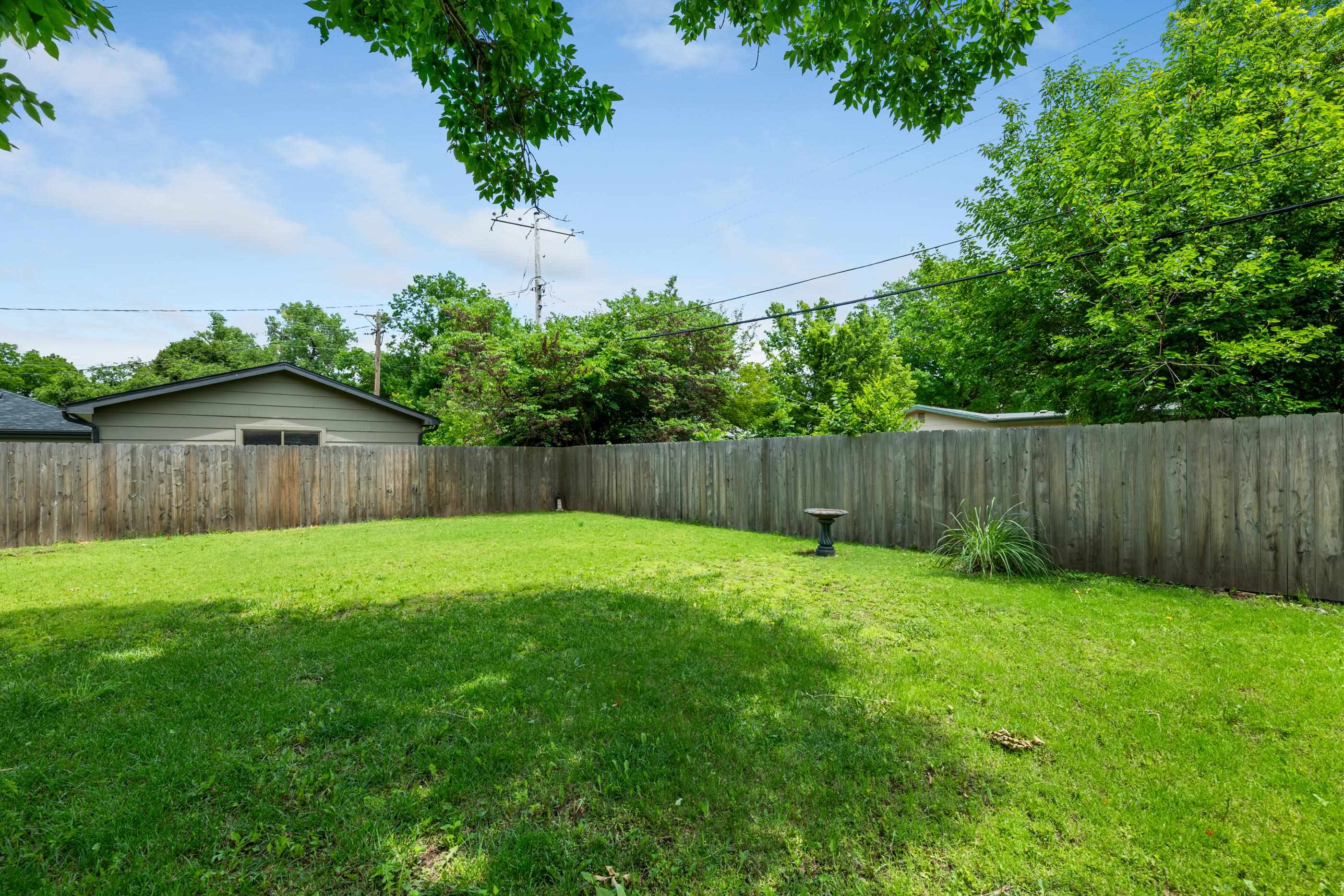 2208 S Fountain St, Wichita, Kansas image 32