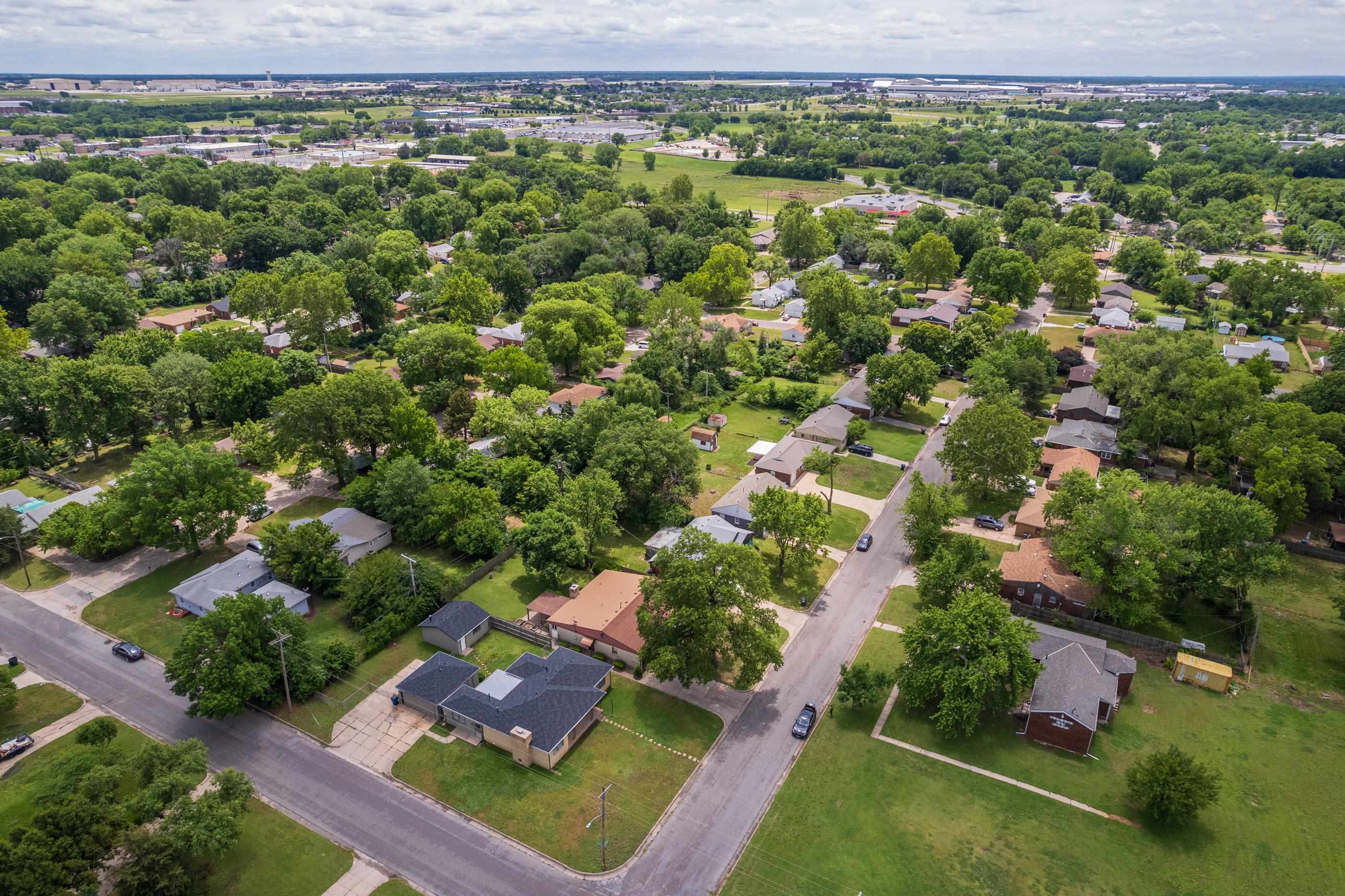 2208 S Fountain St, Wichita, Kansas image 36