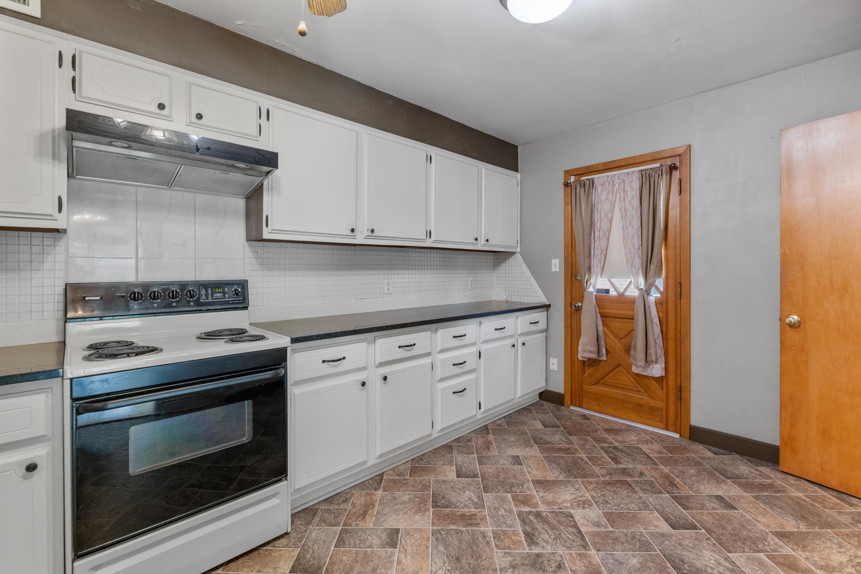 2208 S Fountain St, Wichita, Kansas image 11
