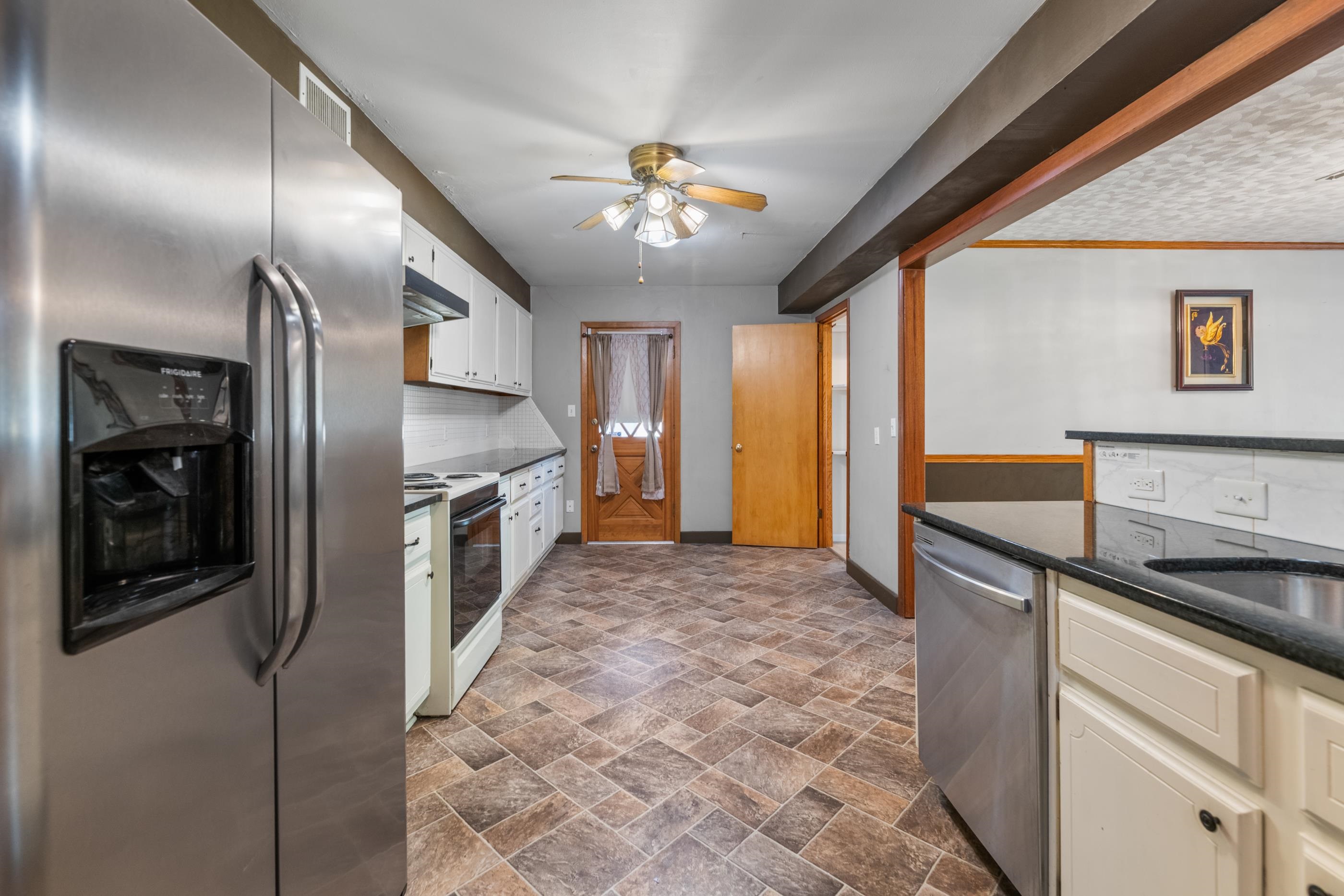 2208 S Fountain St, Wichita, Kansas image 9