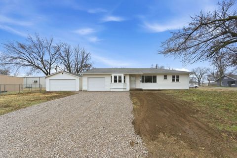 Photo of 141 W 2nd Ave, Norwich, KS 67118 (MLS # 669270)