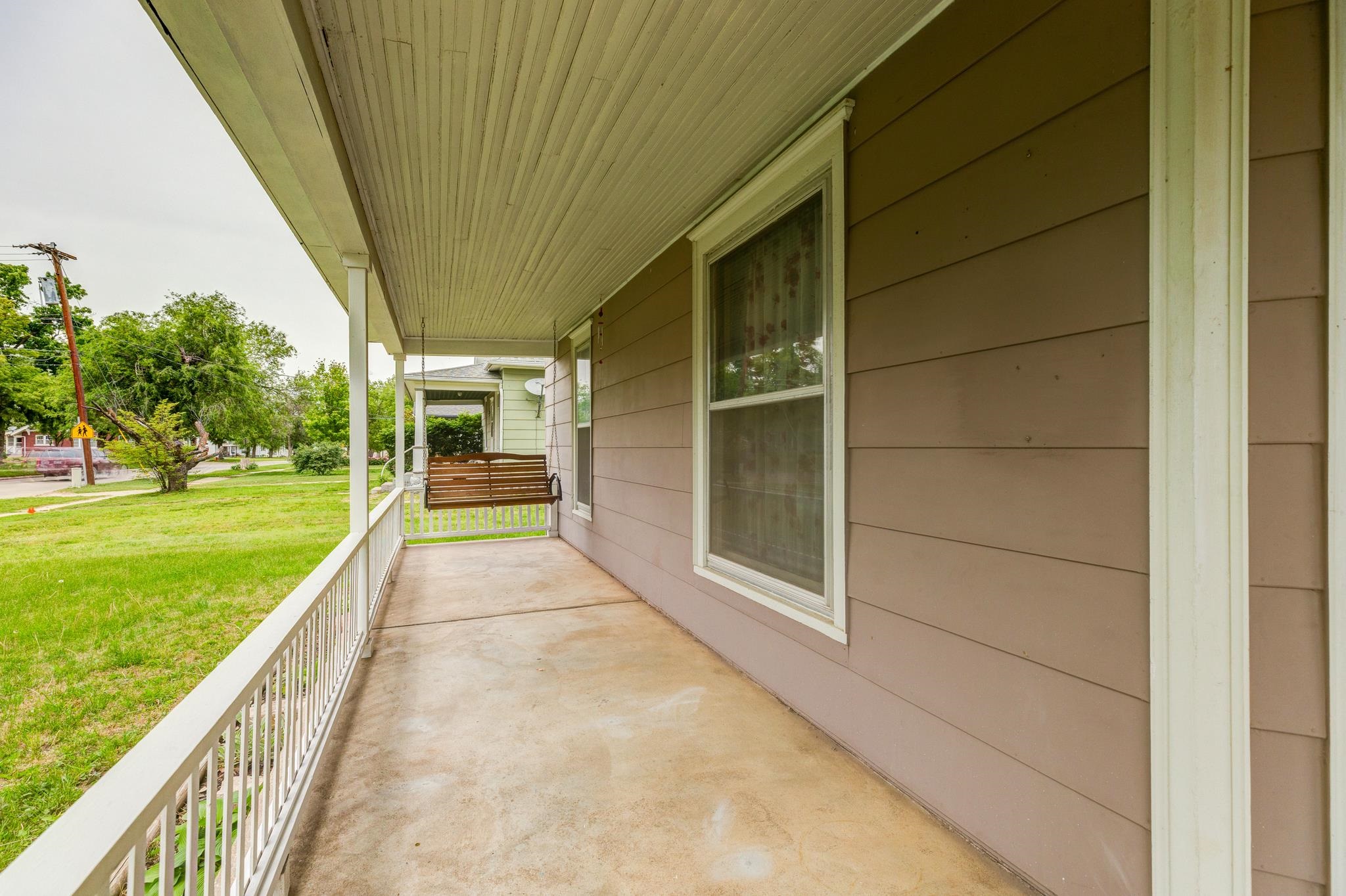 402 N Rothsay Ave, Minneapolis, Kansas image 3