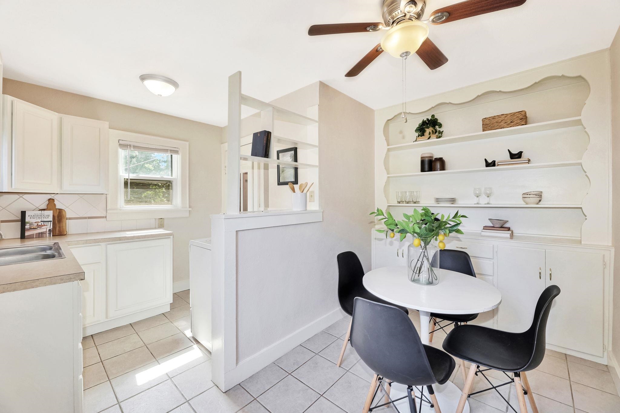 Wichita, Kansas 67211, United States, 2 Bedrooms Bedrooms, ,1 BathroomBathrooms,Residential,Pending,52576