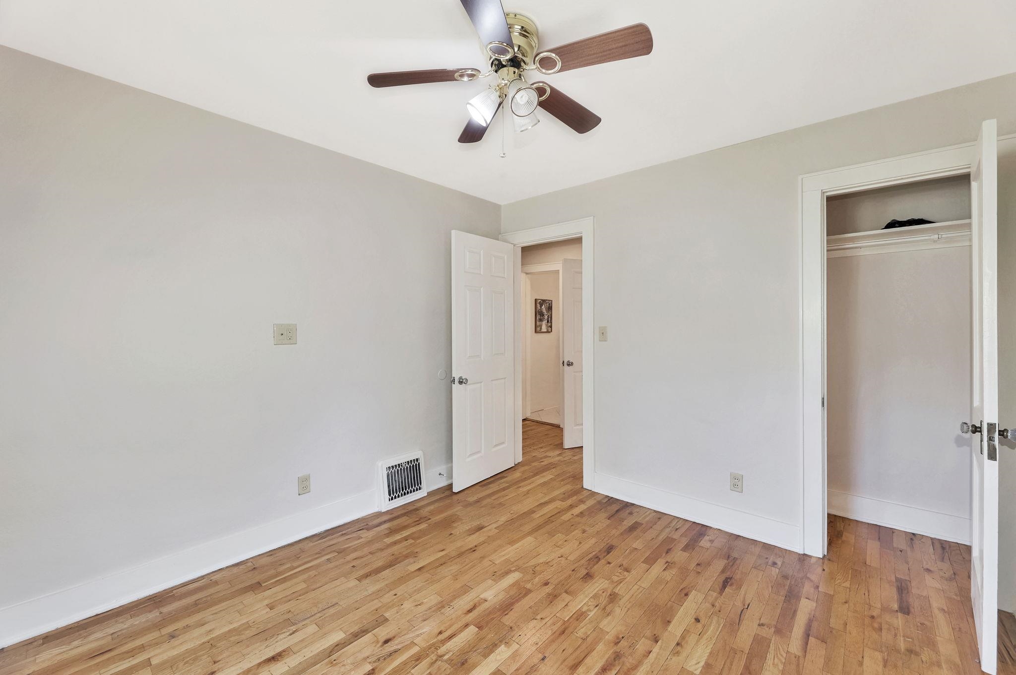 Wichita, Kansas 67211, United States, 2 Bedrooms Bedrooms, ,1 BathroomBathrooms,Residential,Pending,52576