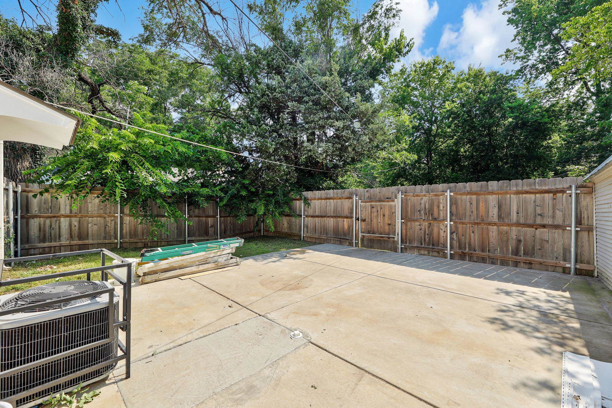 Wichita, Kansas 67211, United States, 2 Bedrooms Bedrooms, ,1 BathroomBathrooms,Residential,Pending,52576