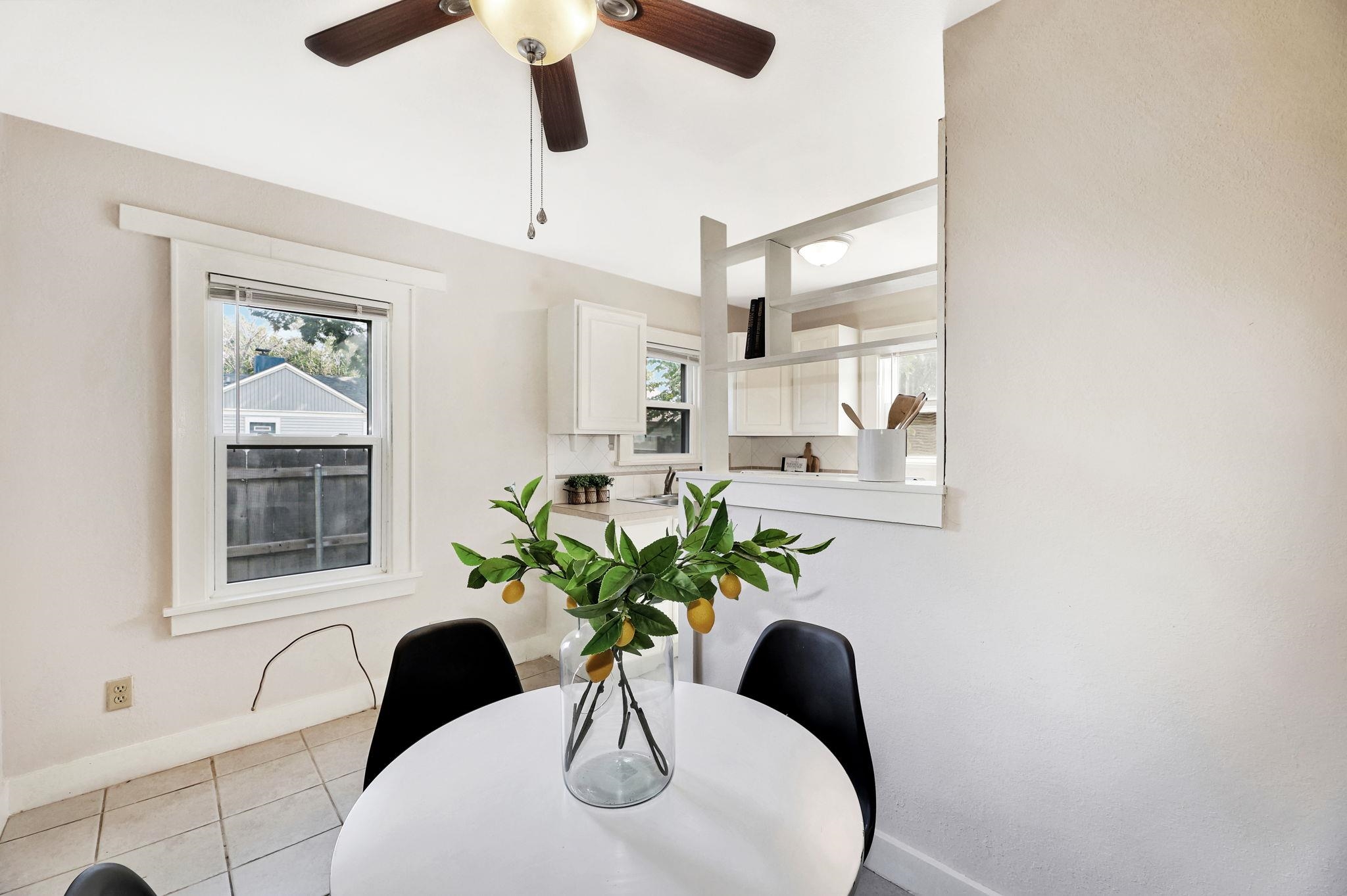 Wichita, Kansas 67211, United States, 2 Bedrooms Bedrooms, ,1 BathroomBathrooms,Residential,Pending,52576