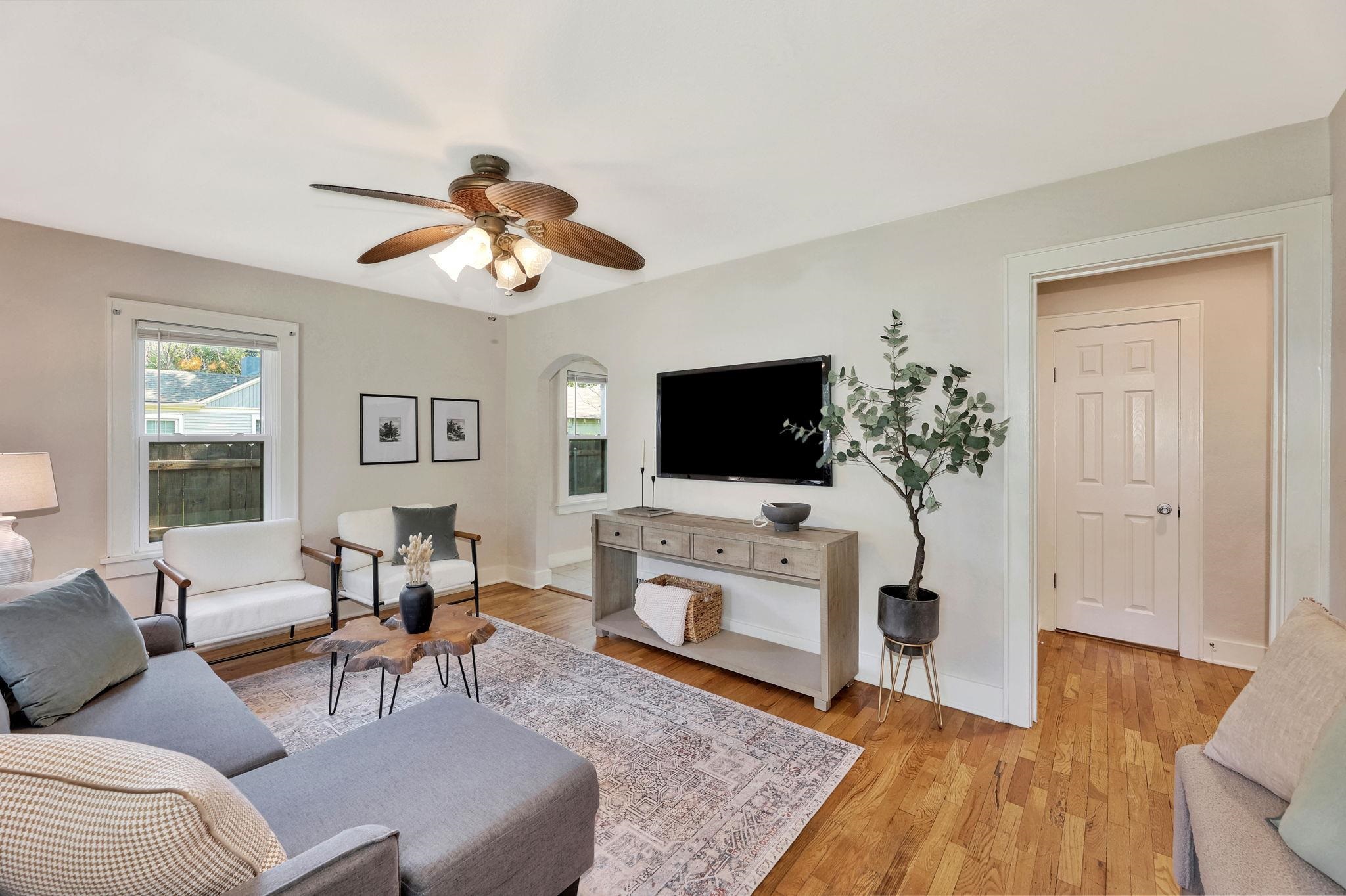 Wichita, Kansas 67211, United States, 2 Bedrooms Bedrooms, ,1 BathroomBathrooms,Residential,Pending,52576