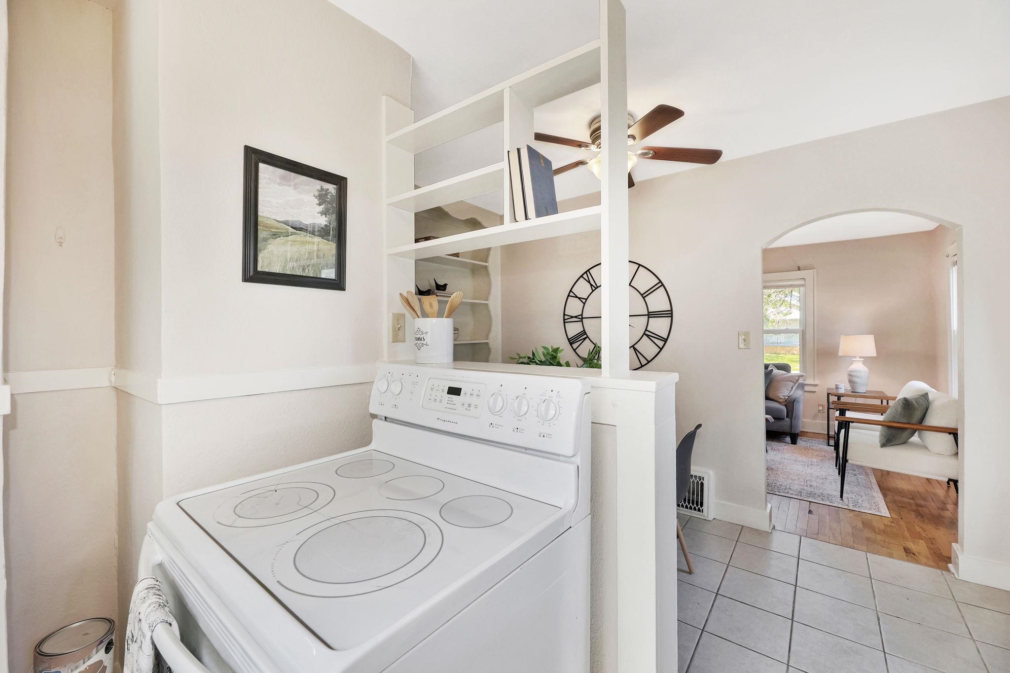 Wichita, Kansas 67211, United States, 2 Bedrooms Bedrooms, ,1 BathroomBathrooms,Residential,Pending,52576