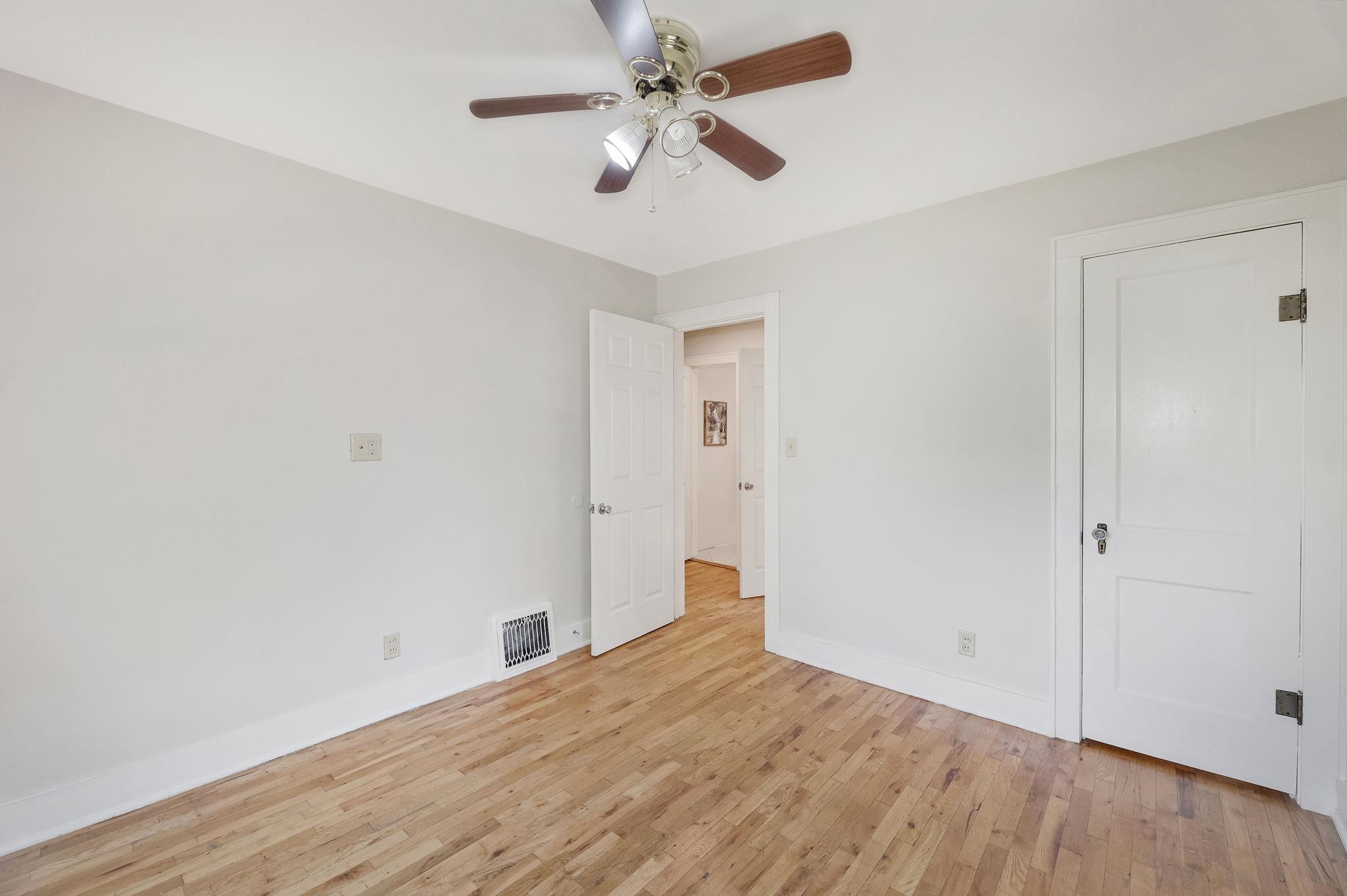 Wichita, Kansas 67211, United States, 2 Bedrooms Bedrooms, ,1 BathroomBathrooms,Residential,Pending,52576