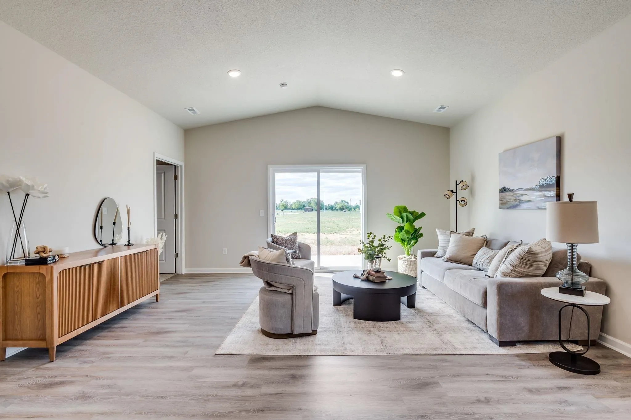 Garden Plain, Kansas 67050, United States, 4 Bedrooms Bedrooms, ,2 BathroomsBathrooms,Residential,Active,170013