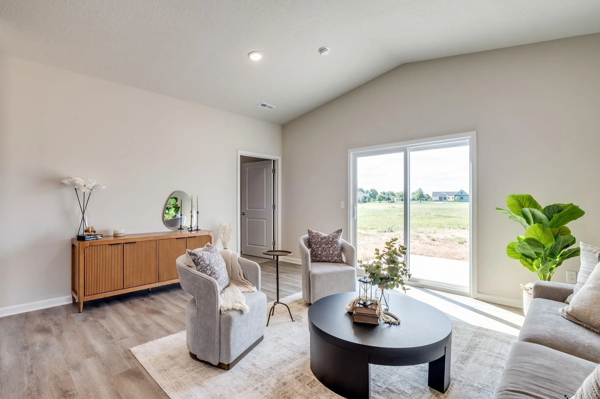 Garden Plain, Kansas 67050, United States, 4 Bedrooms Bedrooms, ,2 BathroomsBathrooms,Residential,Active,170013